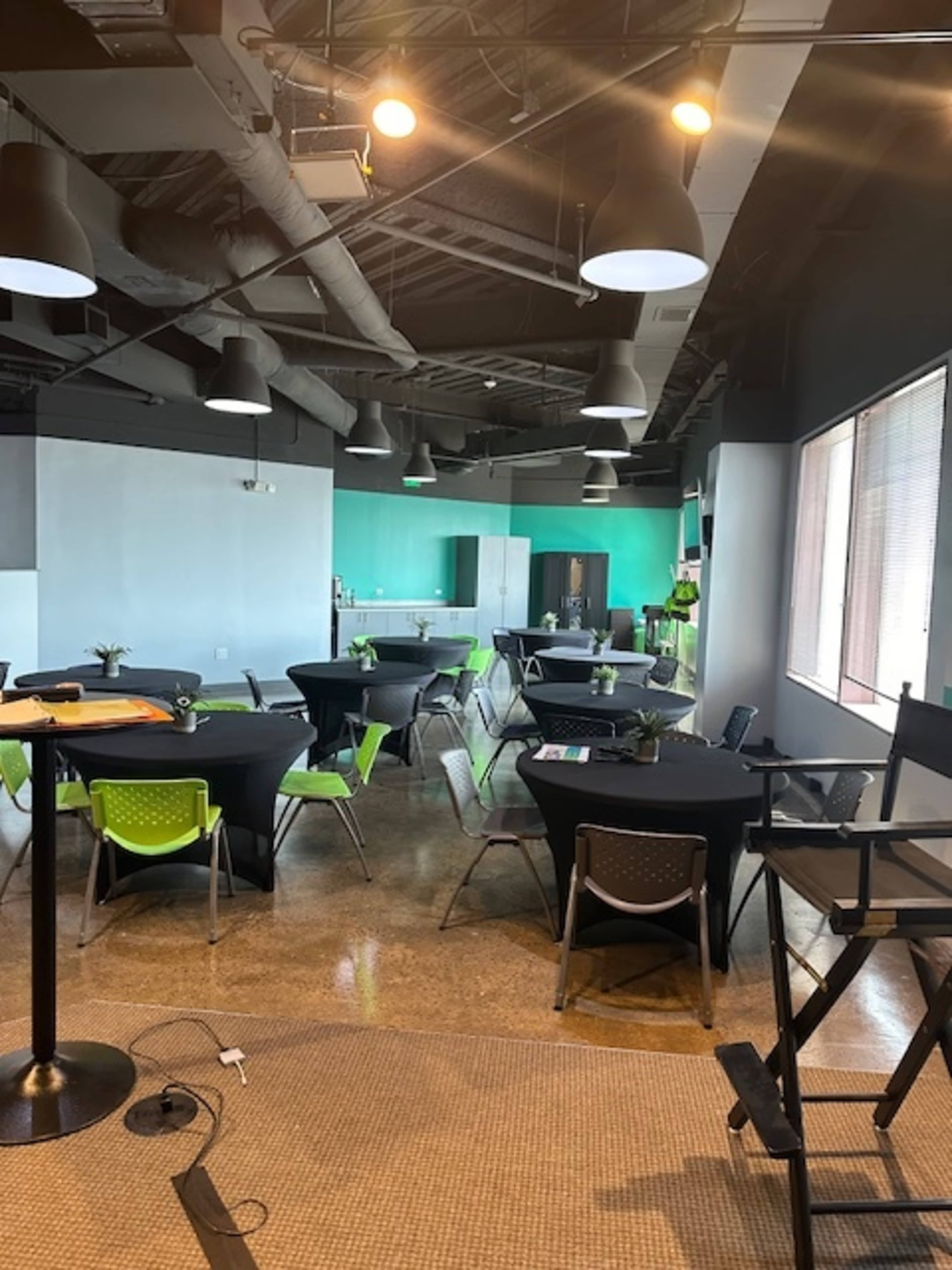 Downtown office building, located on top floor with great views Image in Dallas Downtown Historic District, Dallas, TX