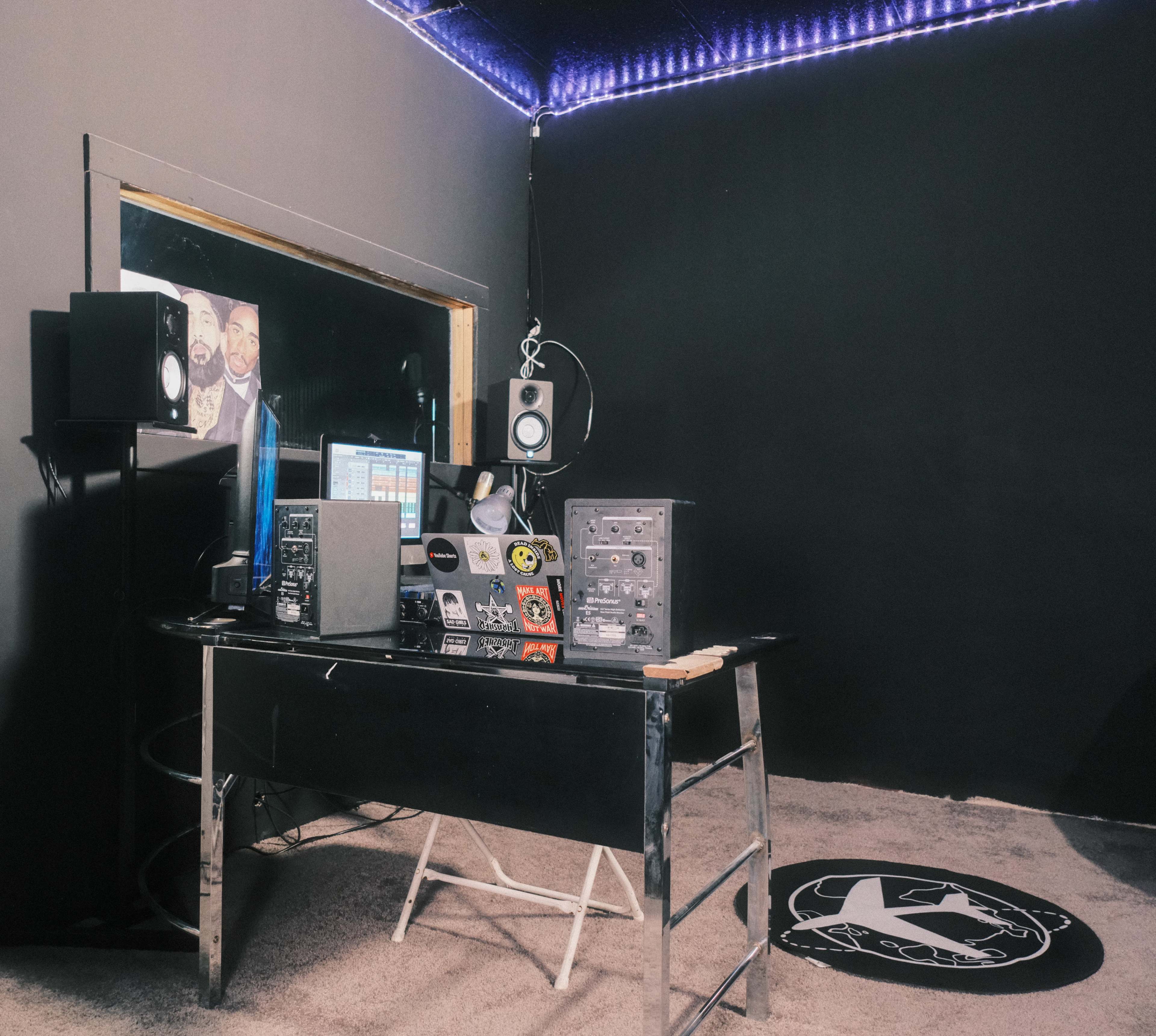 Where Vibes Meet Vocals – Recording Studio for Artists & Creators Image in Oak Park, Oak Park, MI