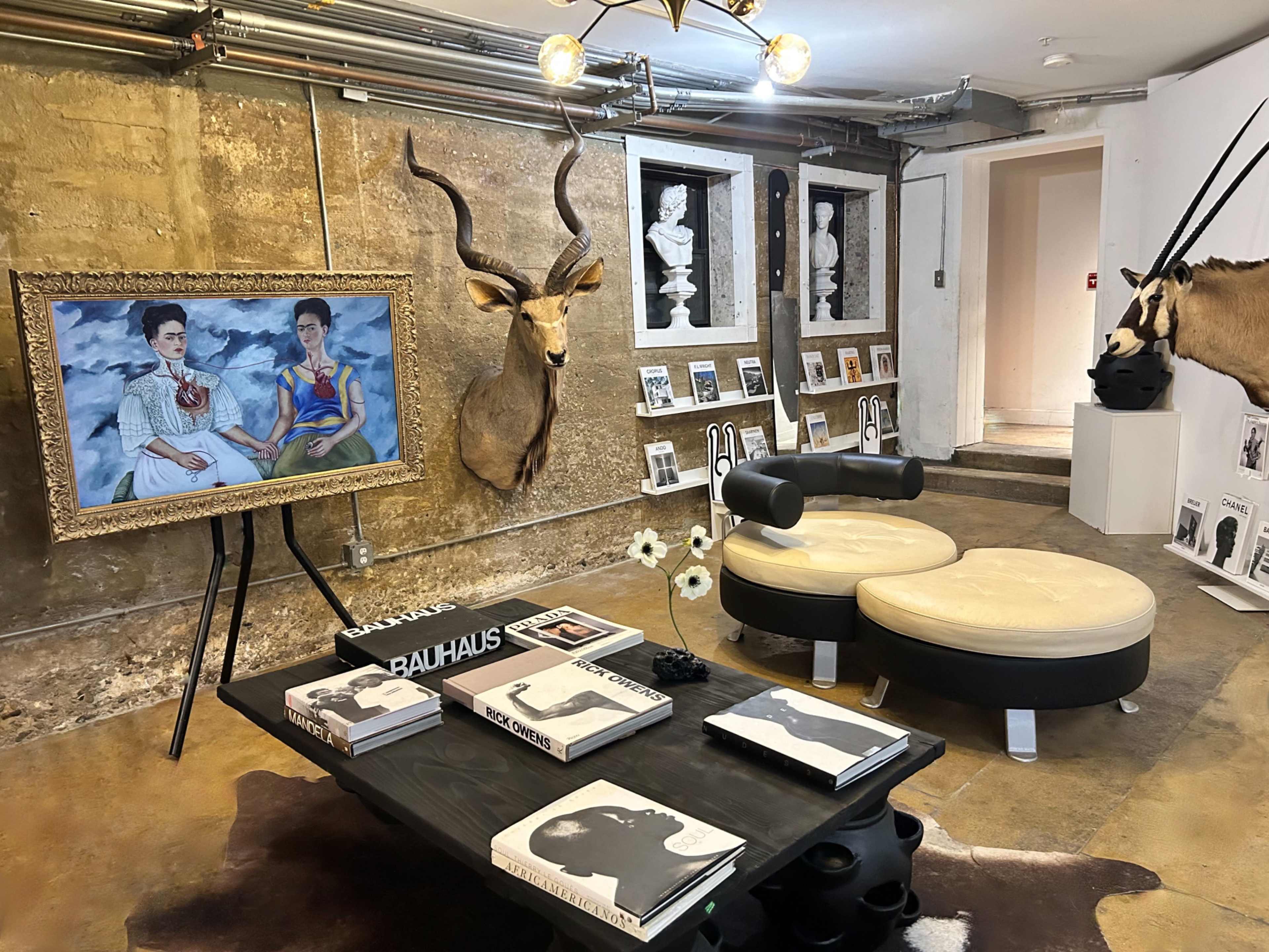 Museum Loft near the vibrant Arts District  Perfect for Shoots, Events, Dinners, Brunch, Film Production,Watching Live Sports.ect Image in Boyle Heights, LOS ANGELEs, CA