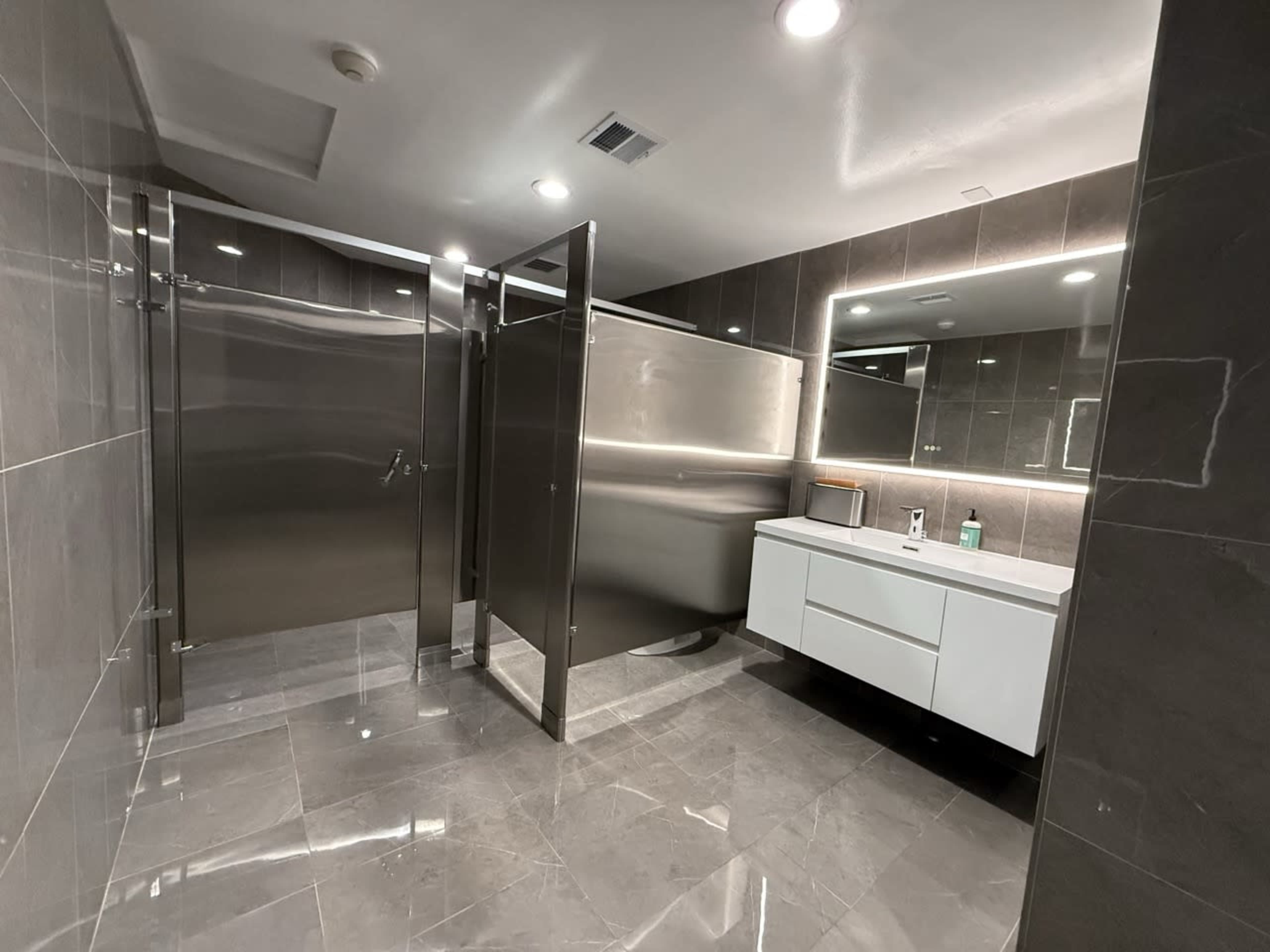 Furnished Executive Office for Meetings & Work in Covina Image in Covina, Covina, CA