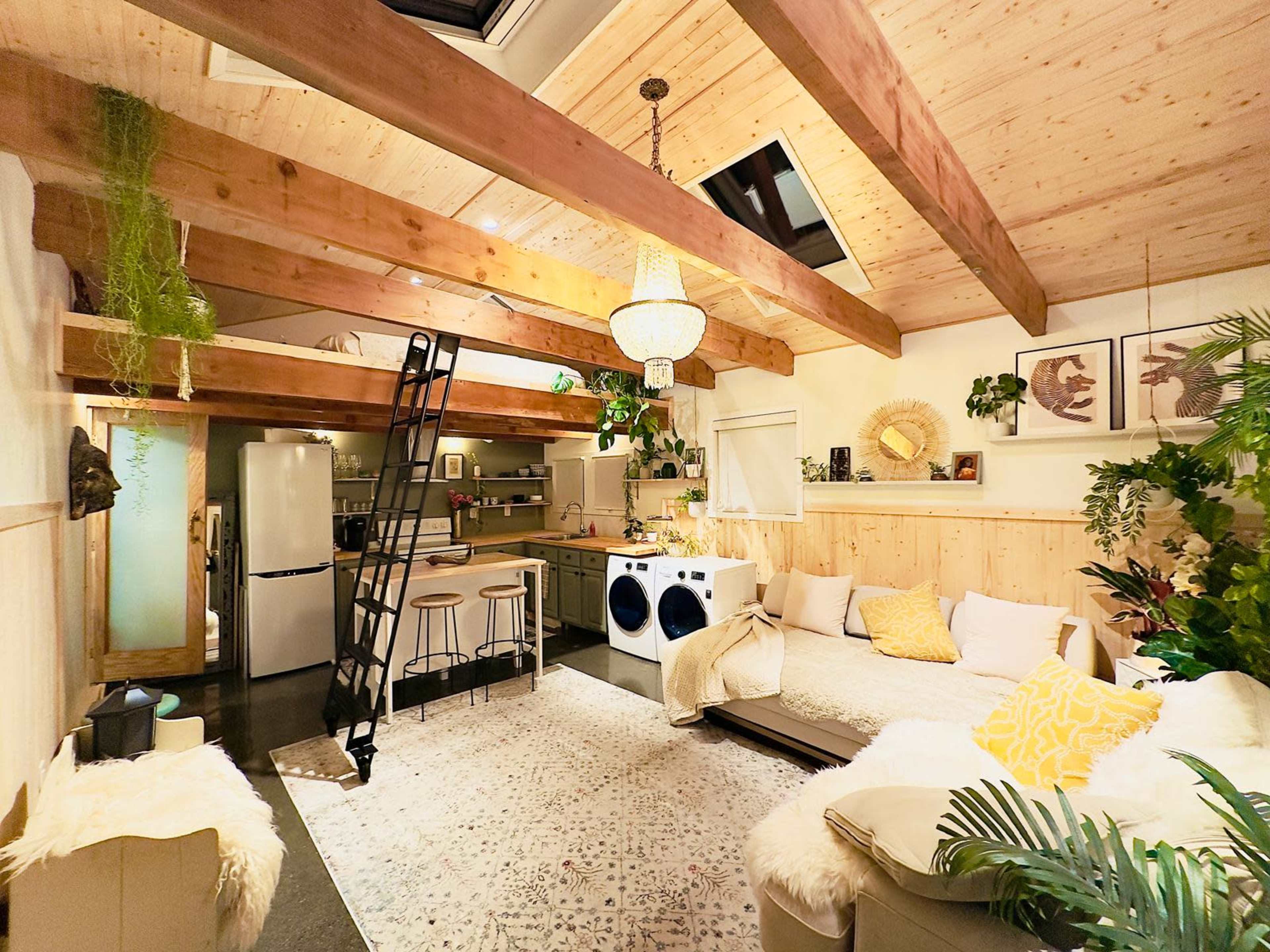 North Vancouver Loft Image in North Vancouver, North Vancouver, BC