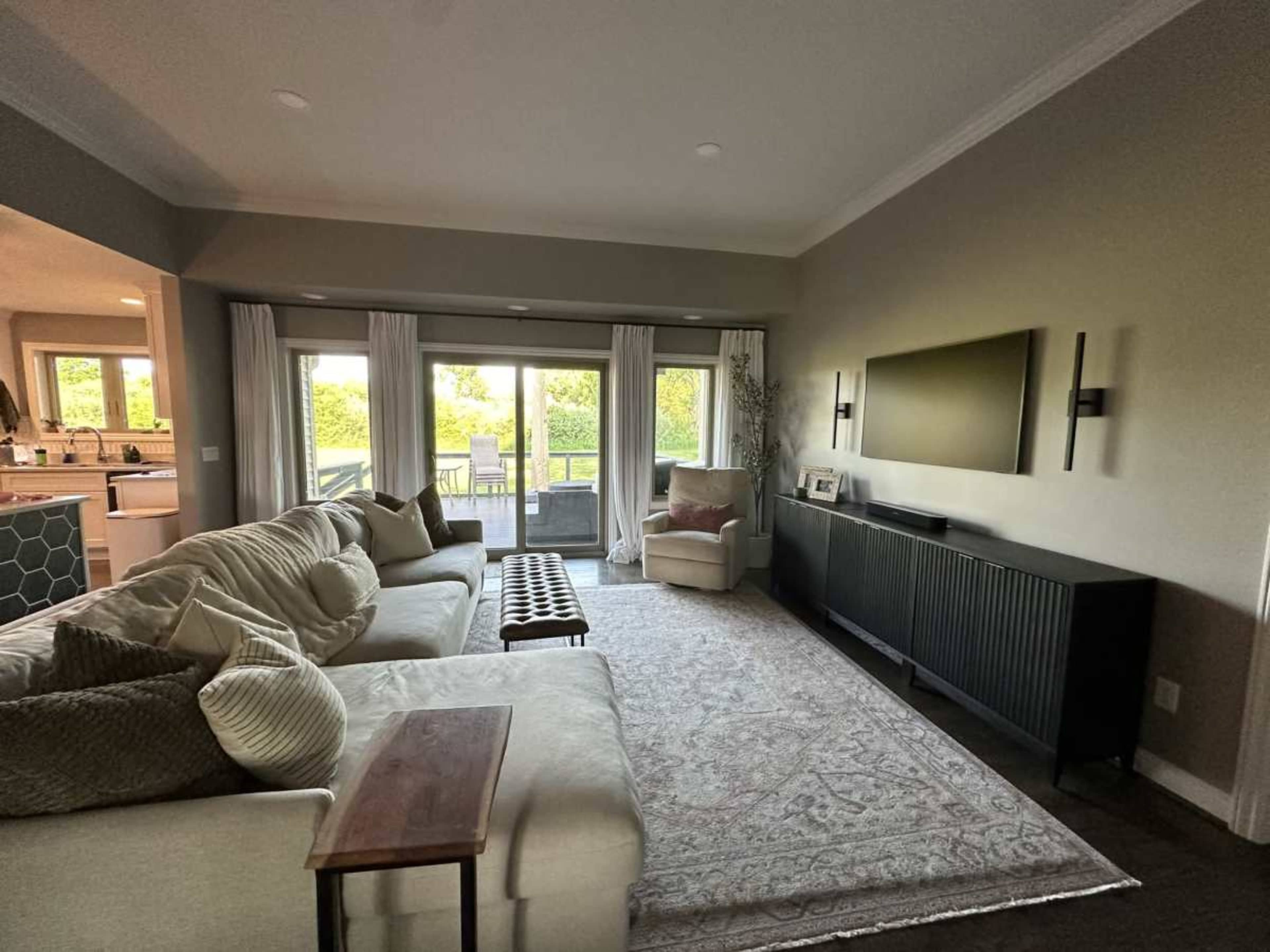 Modern Ranch for Photo Shoots, Meetings & More Image in Springfield Township, Clarkston, MI