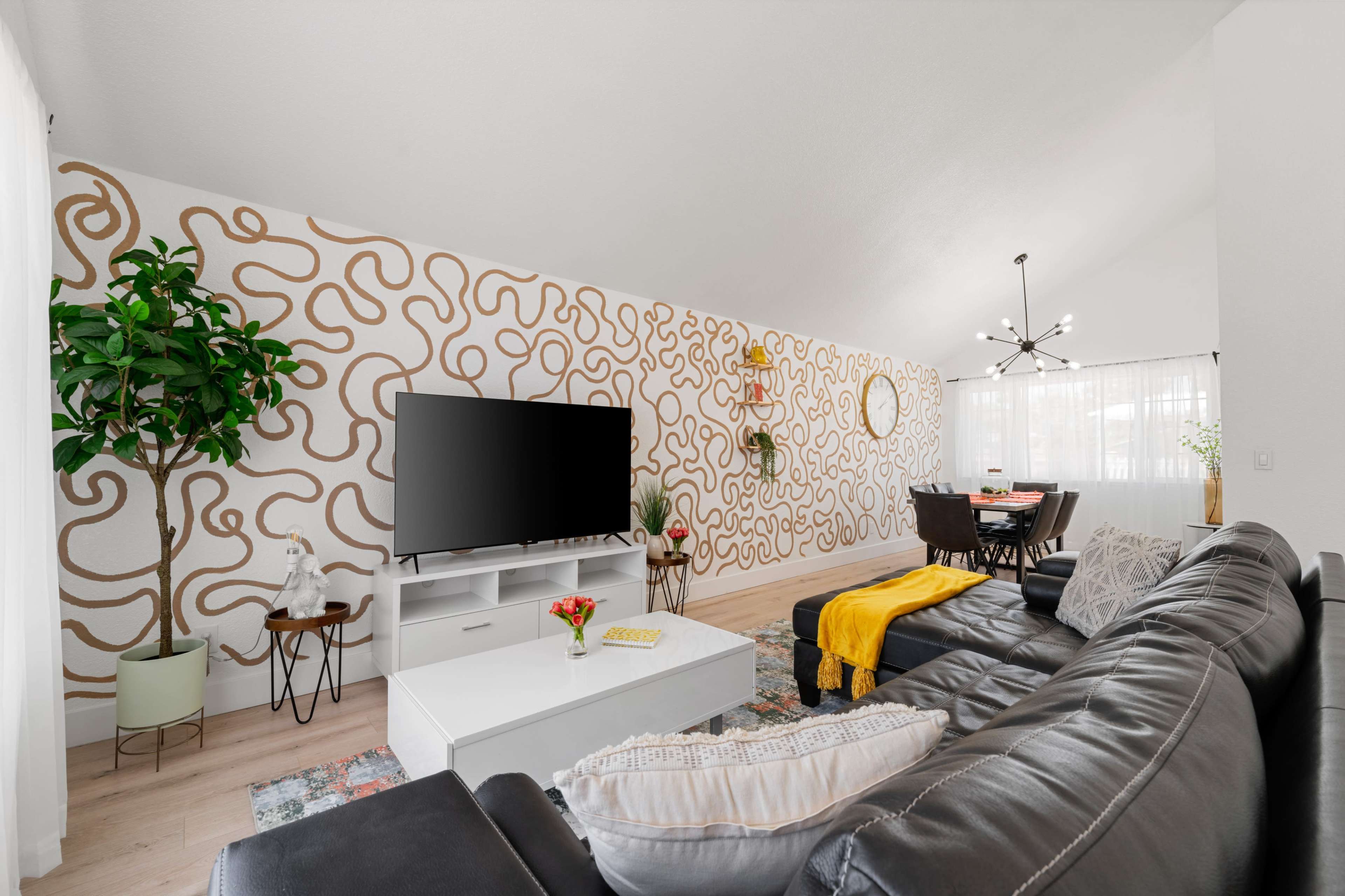 Stunning 4-Bedroom Home – Completely Remodeled Image in Parkside, Citrus Heights, CA