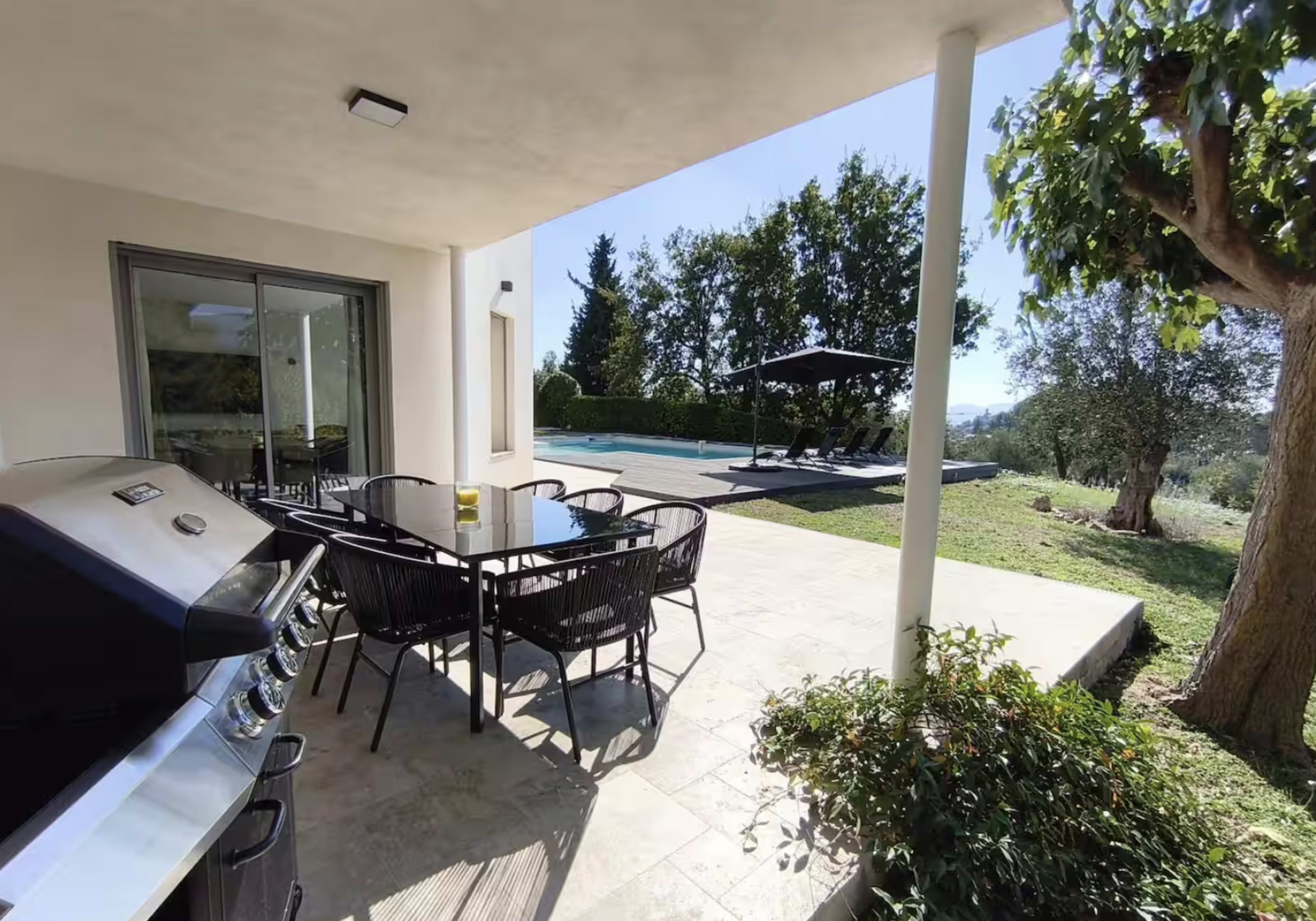 Villa Design Lumineuse avec Piscine — Idéale pour Shooting Mode, Publicités & Contenu Lifestyle Image in , chateauneuf grasse