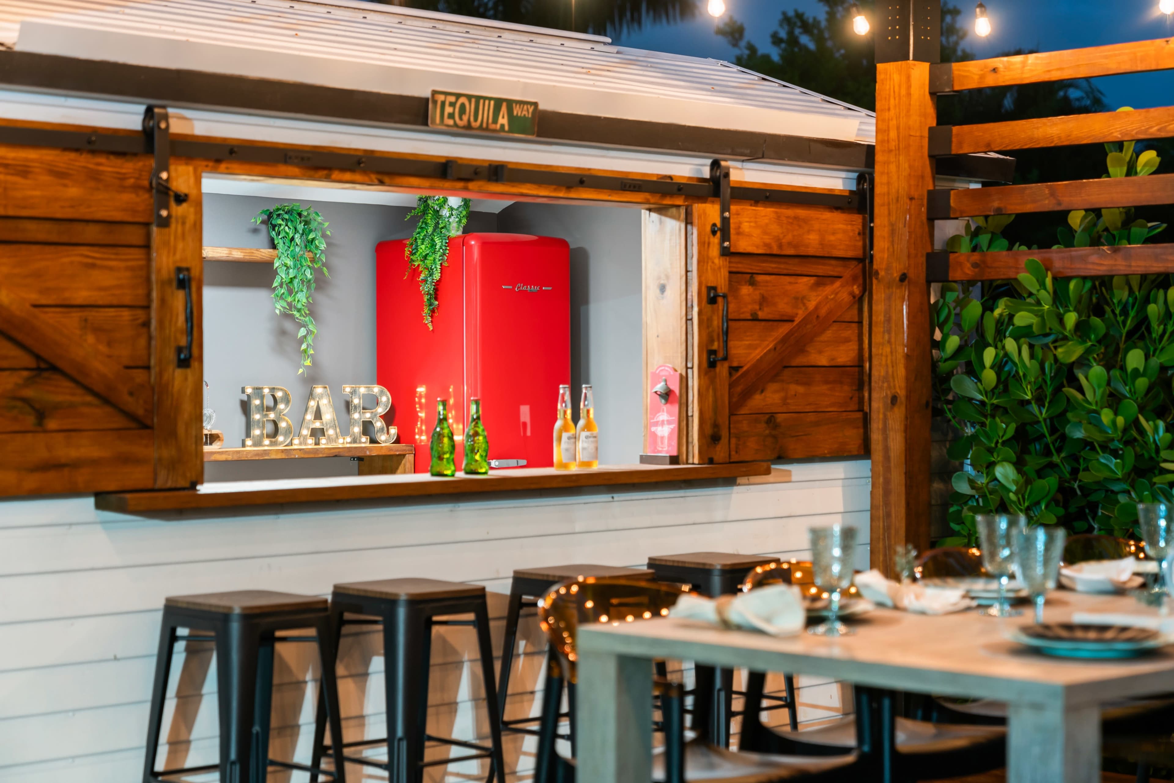 Hollywood Luxury Poolside Paradise · Outdoor Bar · Smart Gym Image in Park East, Hollywood, FL