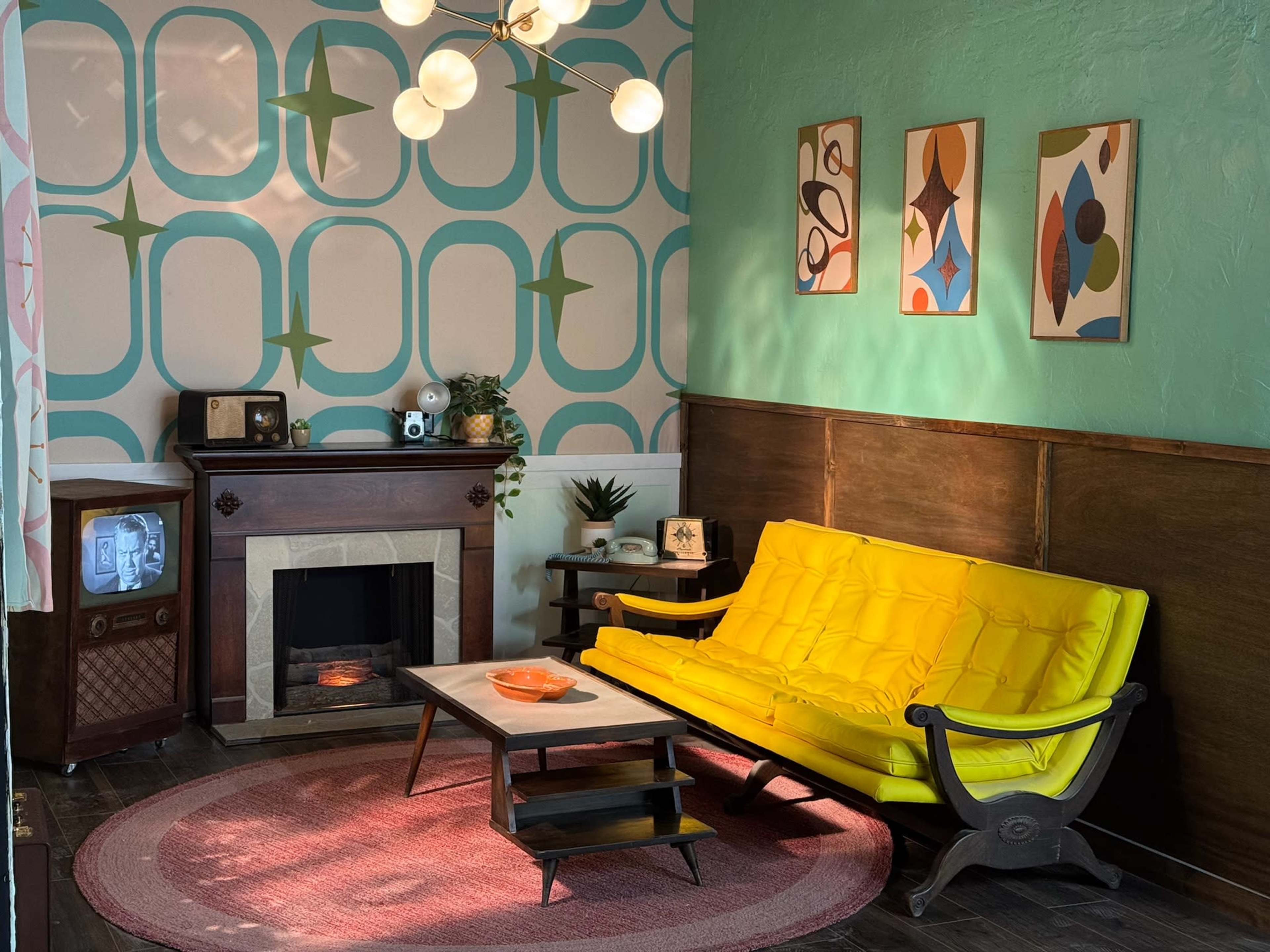 Multiple sets, large cyc wall. Mid century, retro, space age. Image in Casselberry, Casselberry, FL