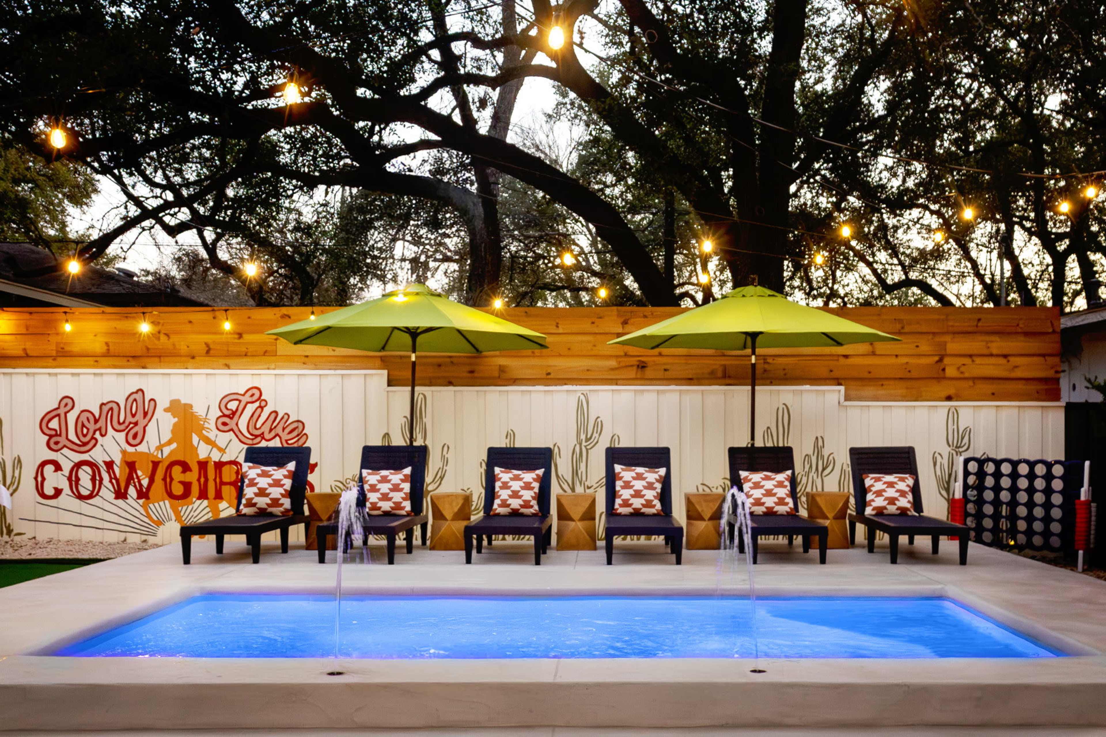 Luxury Villa with Heated Pool, Hot Tub, Mini Putt, Game Room, Resort Backyard Image in Galindo, Austin, TX