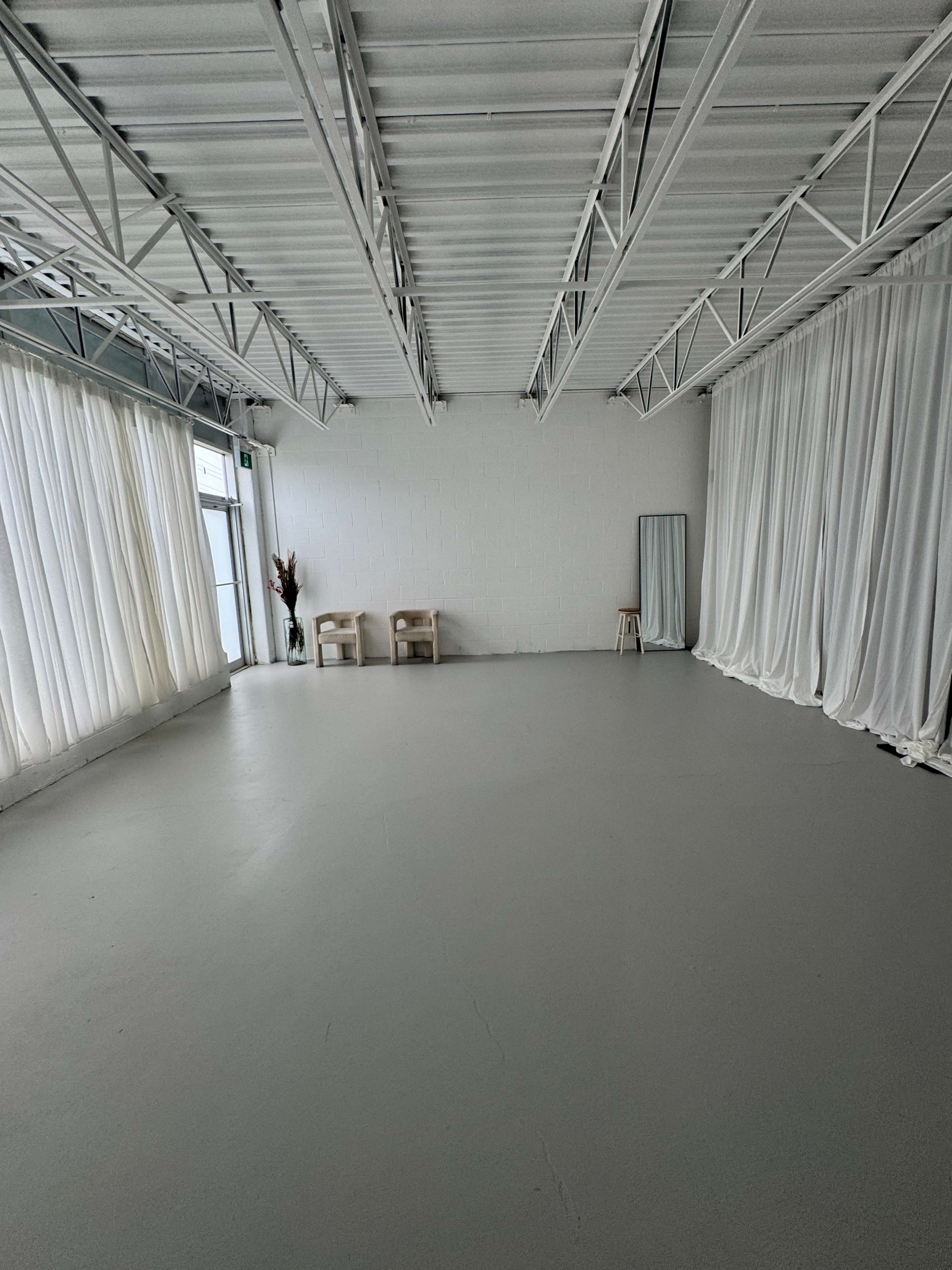 Bright Minimalist Creative Studio | Natural Light Haven in the GTA Image in Mississauga, Mississauga, ON