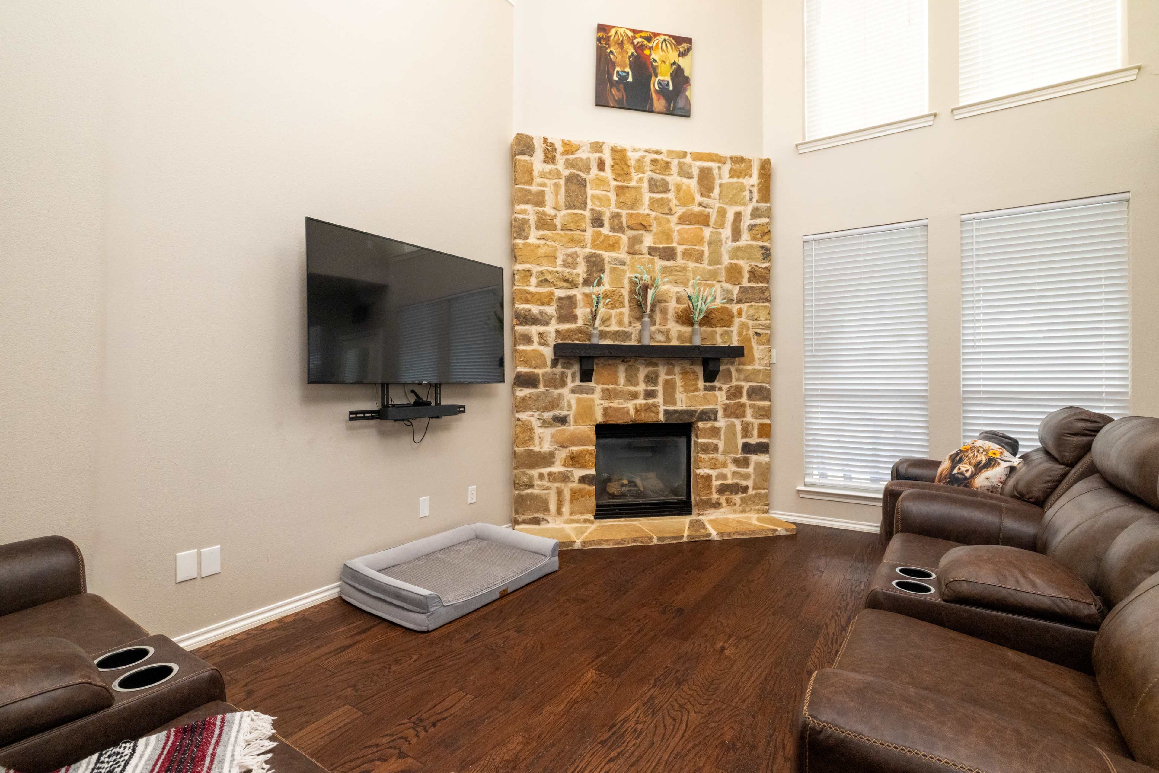 Pet & Family-Friendly Stay in Fort Worth: Pool, Space & Games Image in Trace Ridge, Fort Worth, TX