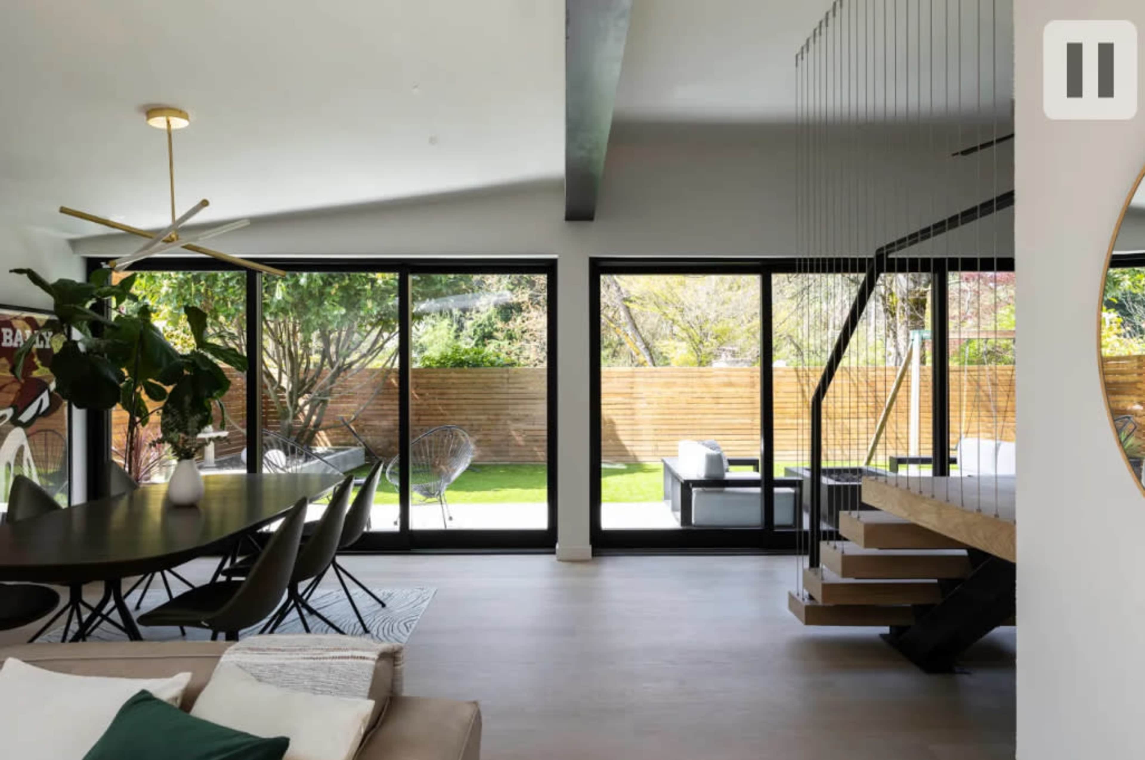 California-inspired Mid-Century Home Image in West Bellevue, Bellevue, WA