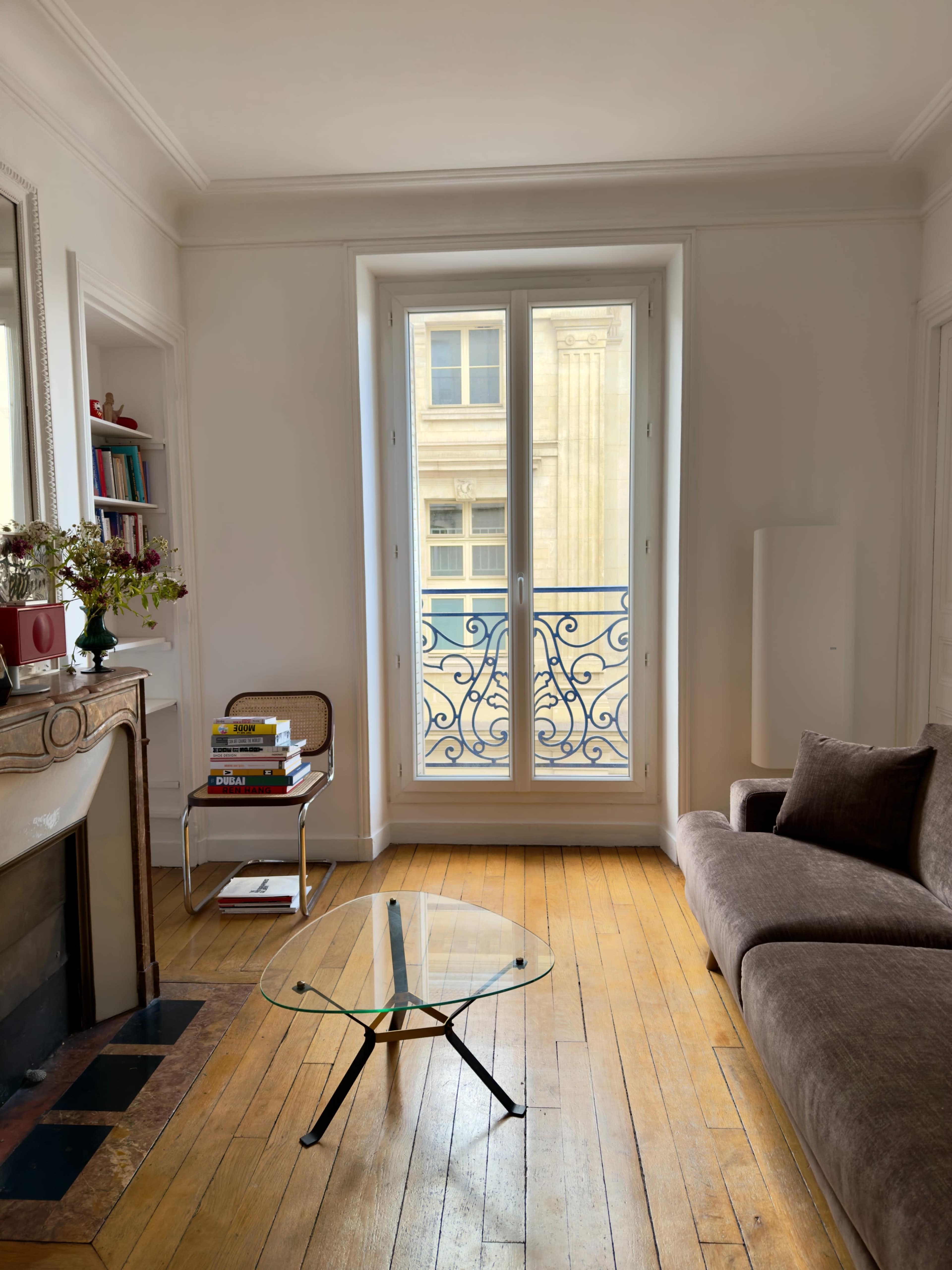 A minimalist, elegant, and bright Haussmannian Haven in the Heart of Paris Image in Clignancourt, Paris, 