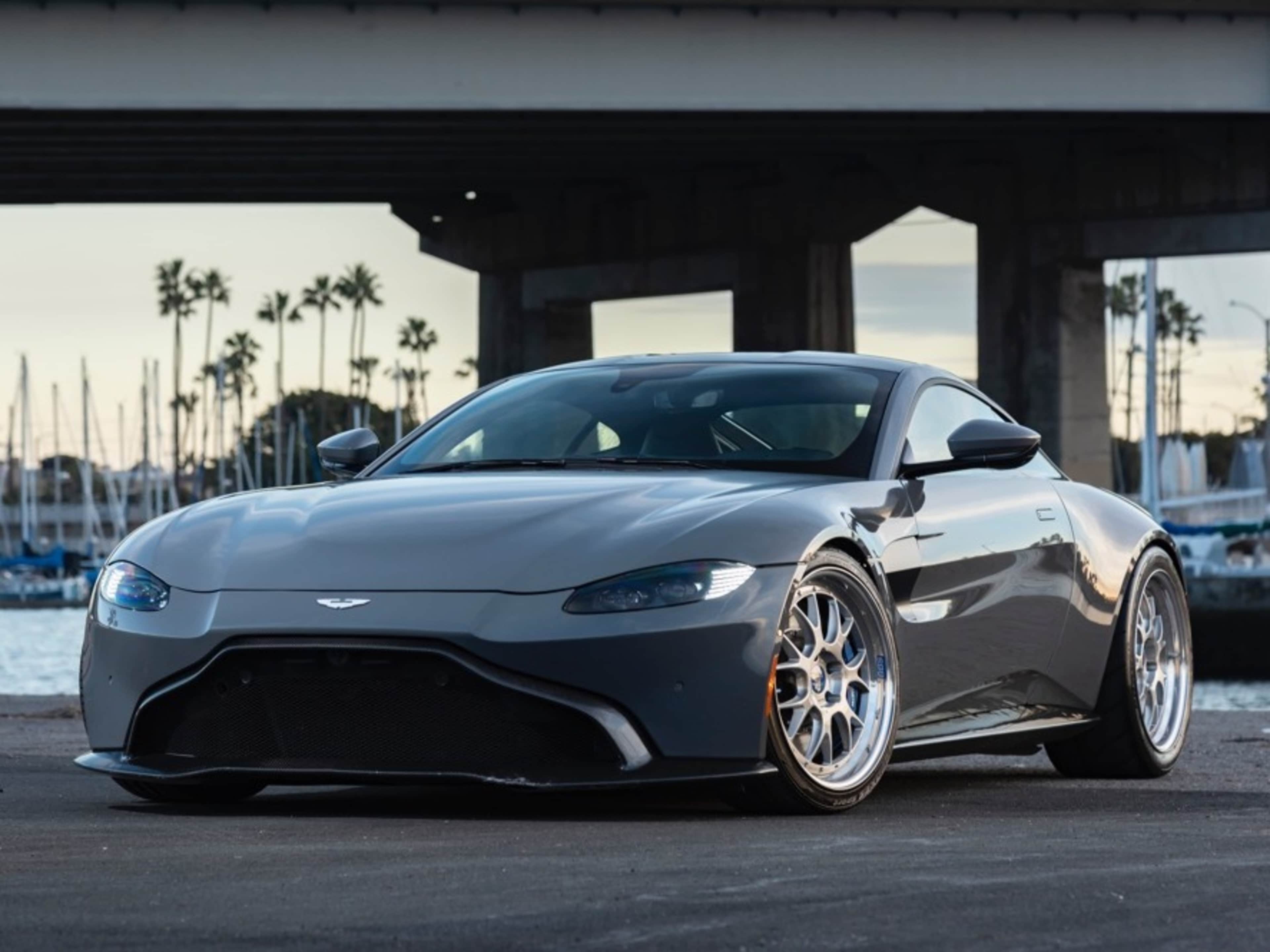Aston Martin Vantage (Custom)