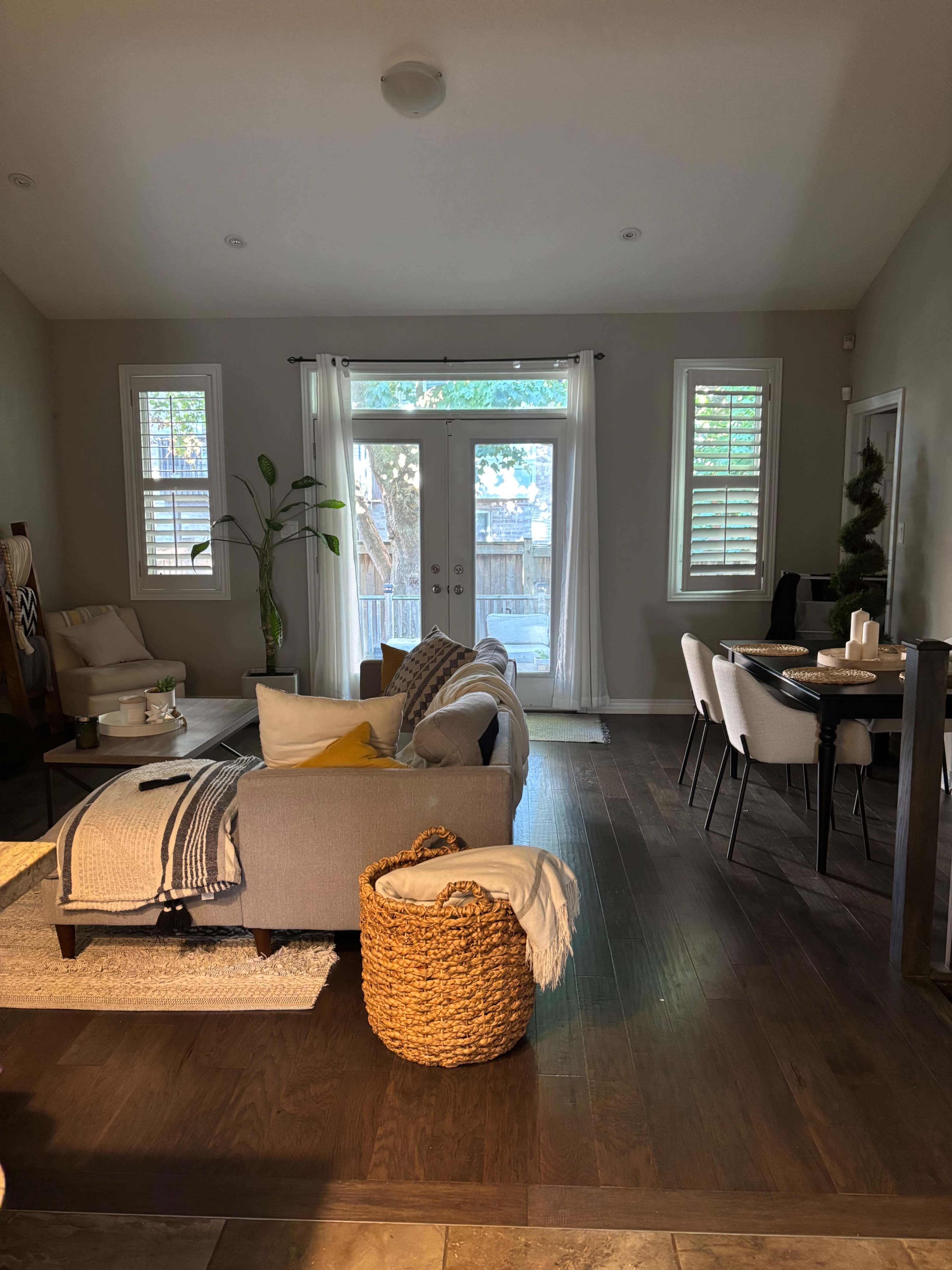 Modern Farm house Image in Ancaster, Ancaster, ON