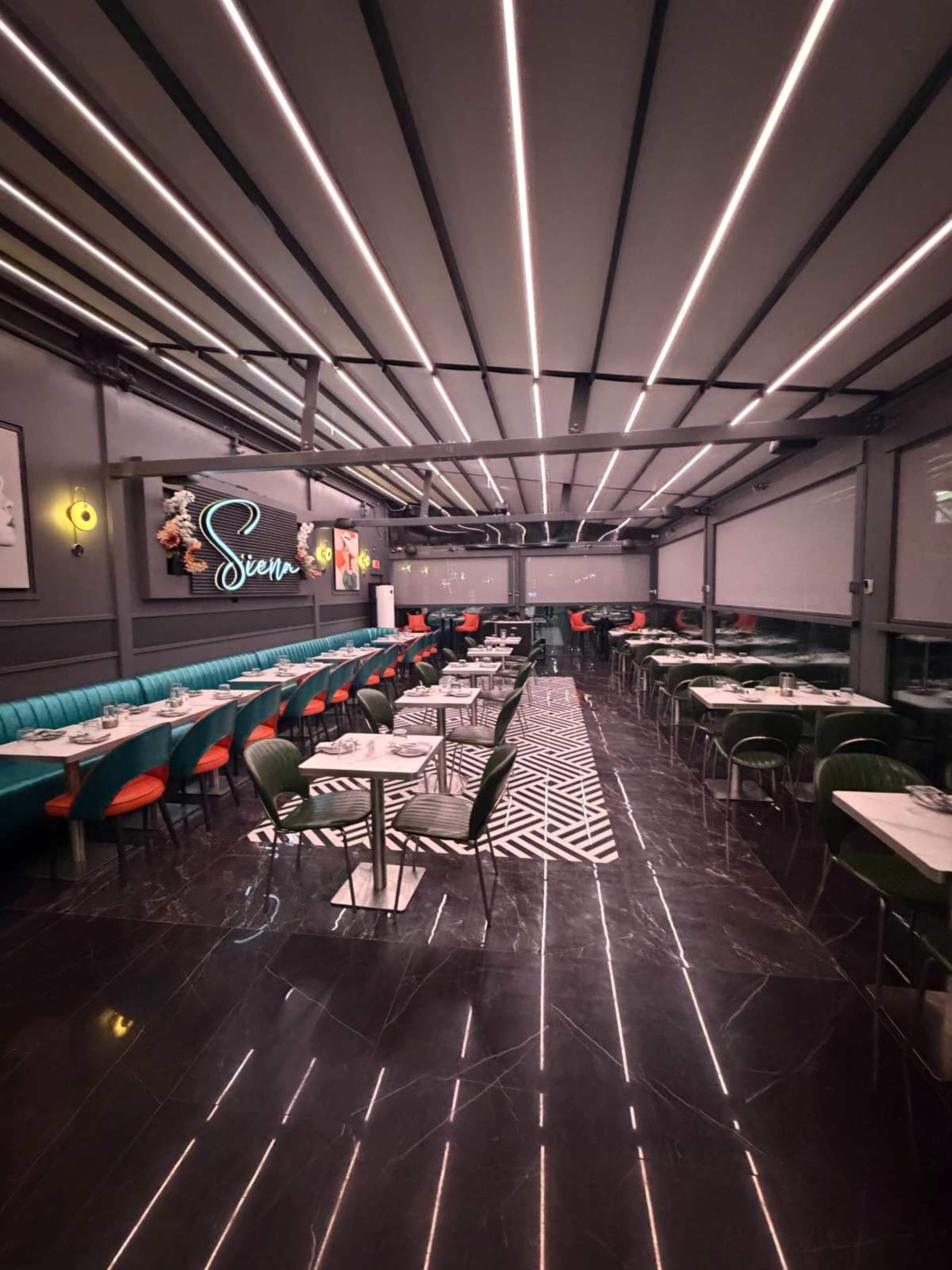 Upscale Alpharetta Restaurant with Patio & Full Bar Image in Alpharetta, Alpharetta, GA