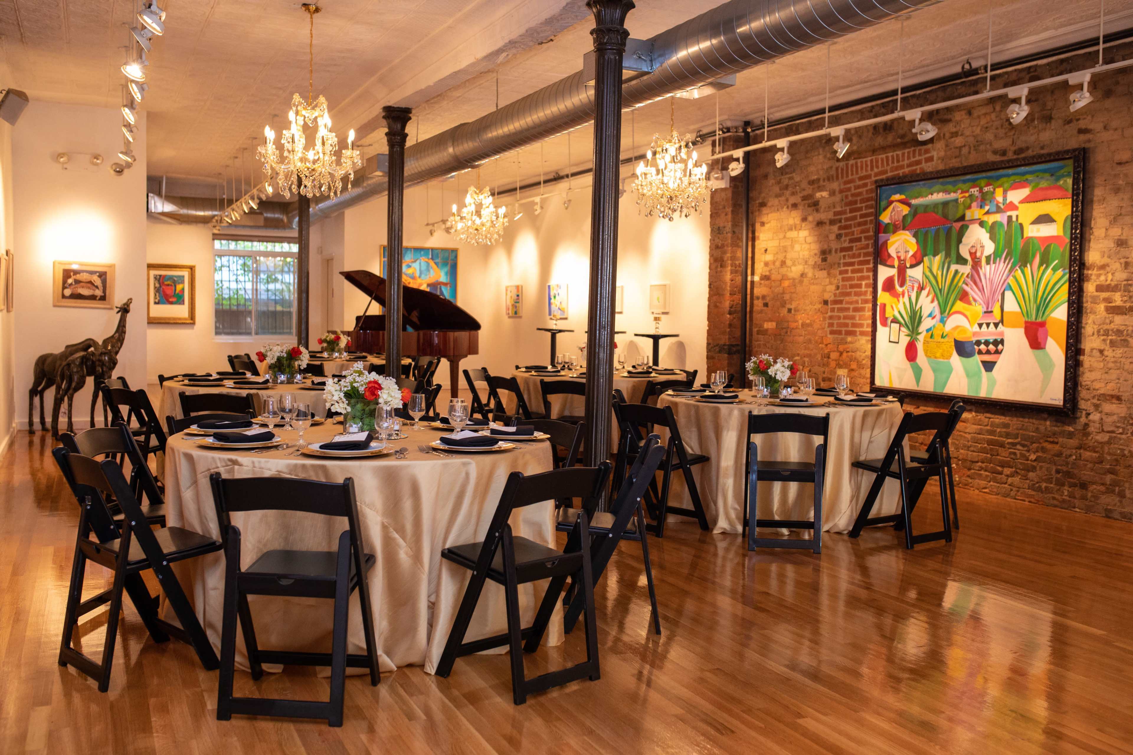 Stylish Intimate Gallery Image in Boerum Hill, Brooklyn, NY