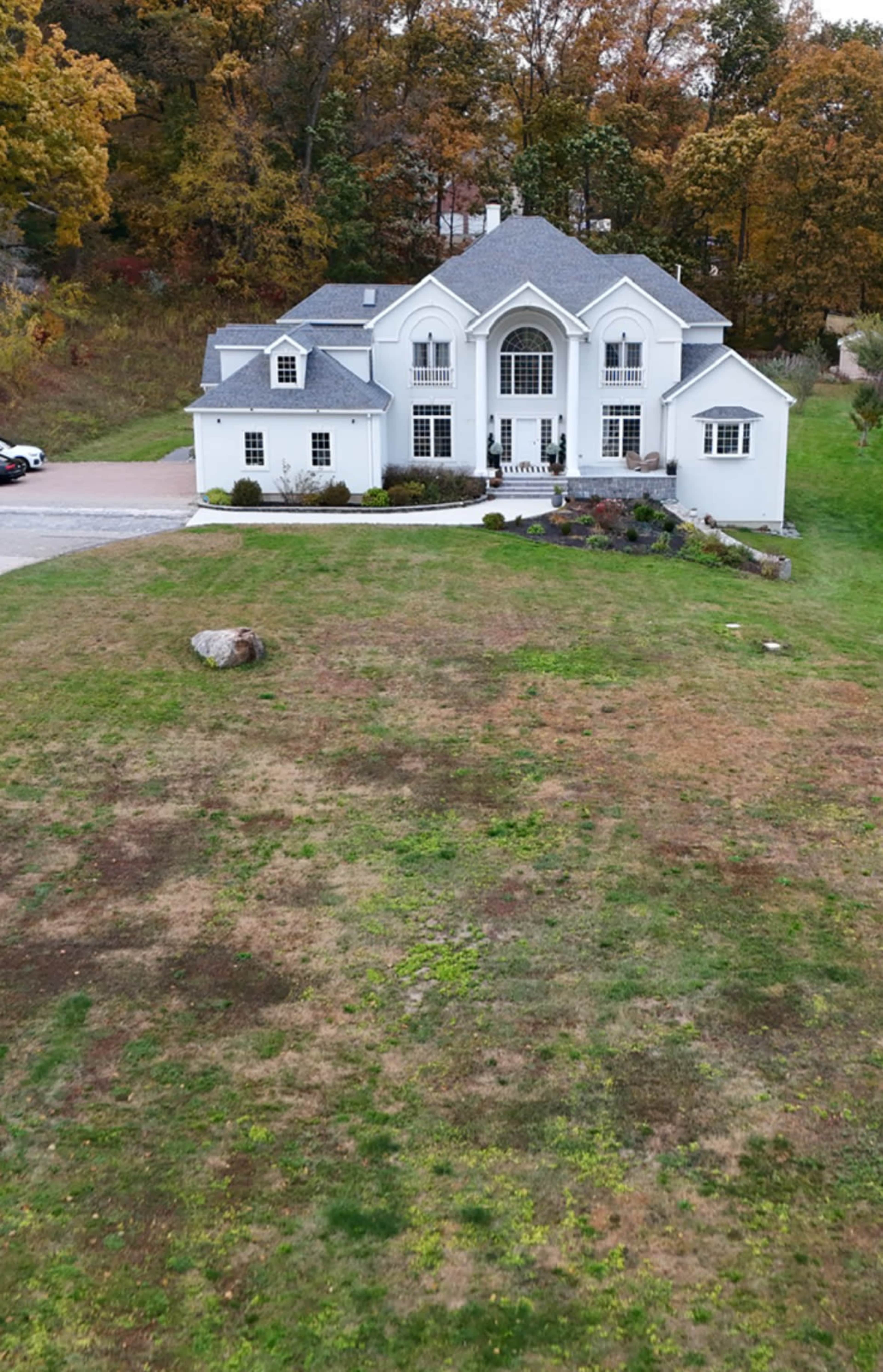 Middlebury Countryside  With Elegant Light-Filled Home and Breathtaking Scenic Outlook Image in Middlebury, Middlebury, CT