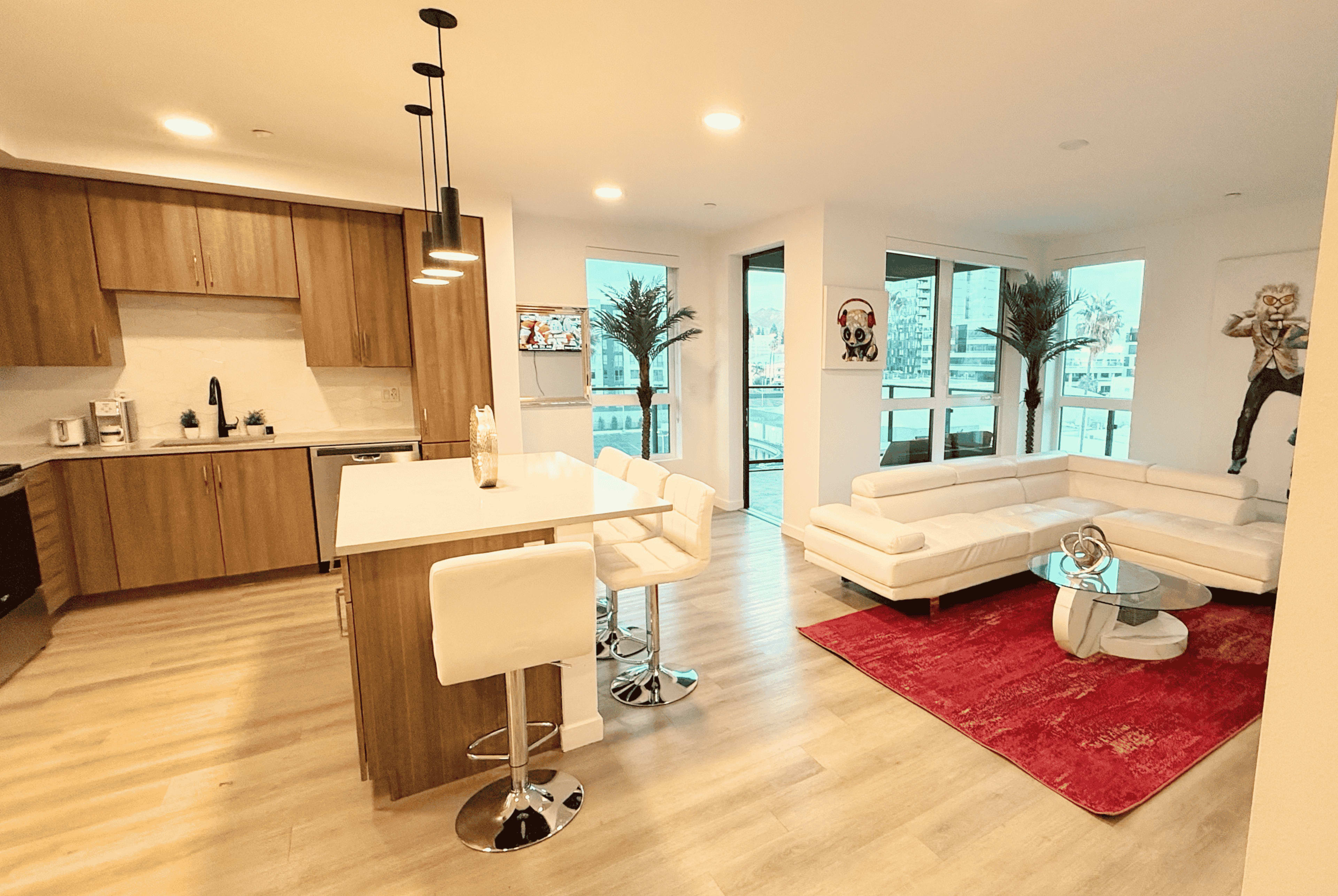 Downtown Apartment on Sunset Blvd. with Views of Hollywood Sign Image in Hollywood, Los Angeles, CA