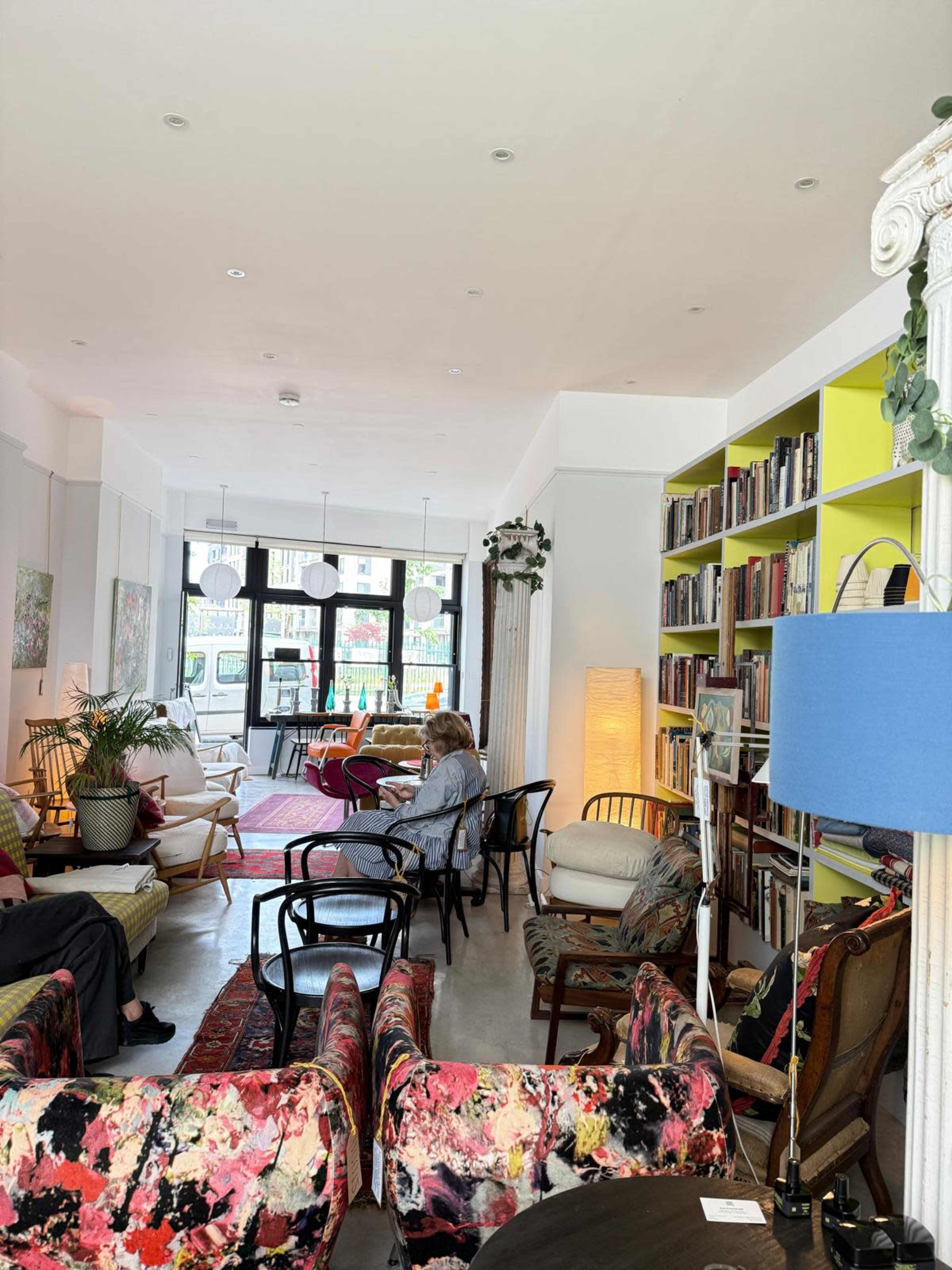 spacious shop in the best location Image in London, London, ENG
