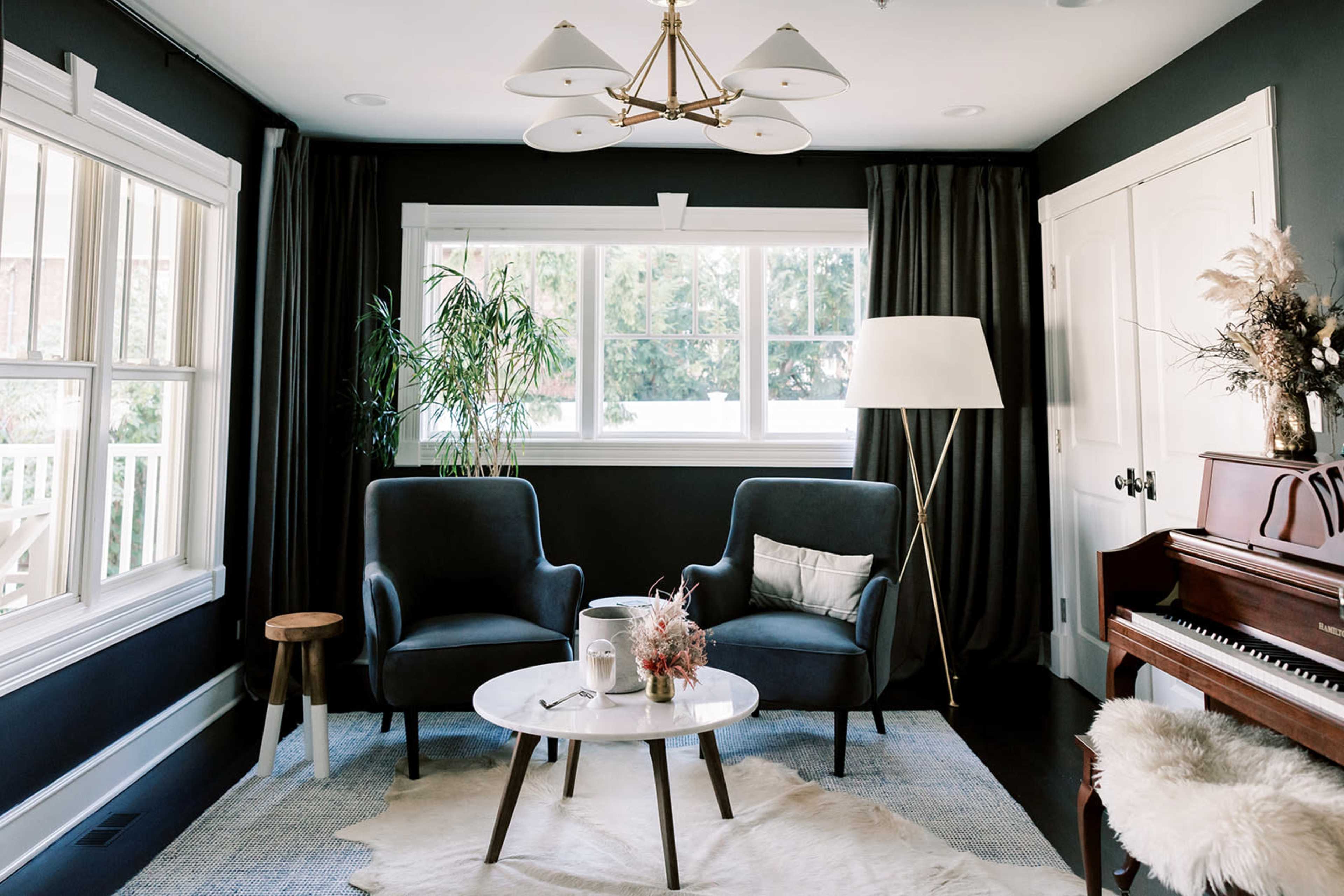 Spacious Transitional Design Blogger Home in Glen Ellyn, IL Image in Milton Township, Glen Ellyn, IL