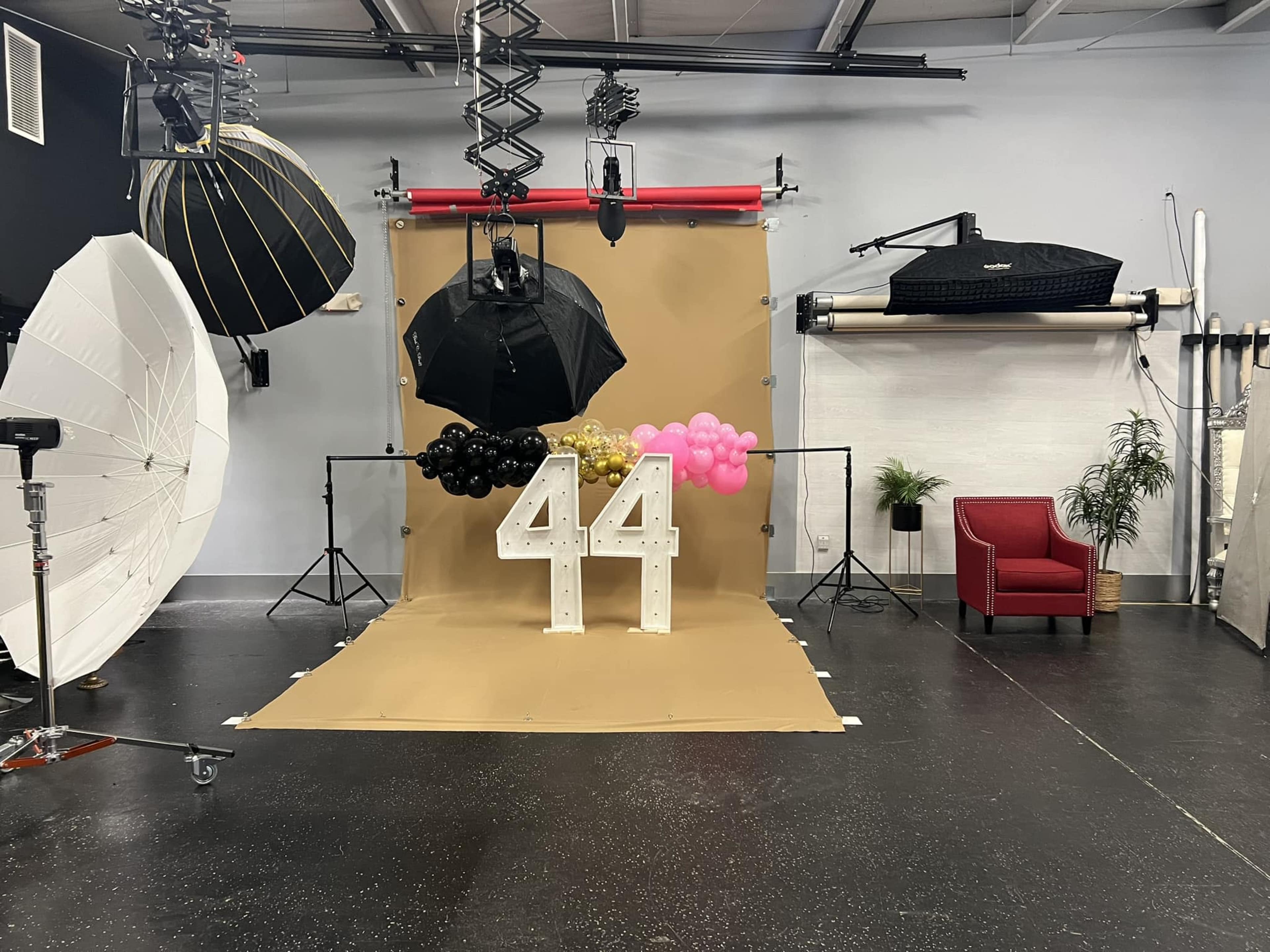 Spacious, Modern Photography Studio in Northeast Columbia South Carolina Image in Blythewood, Columbia, SC