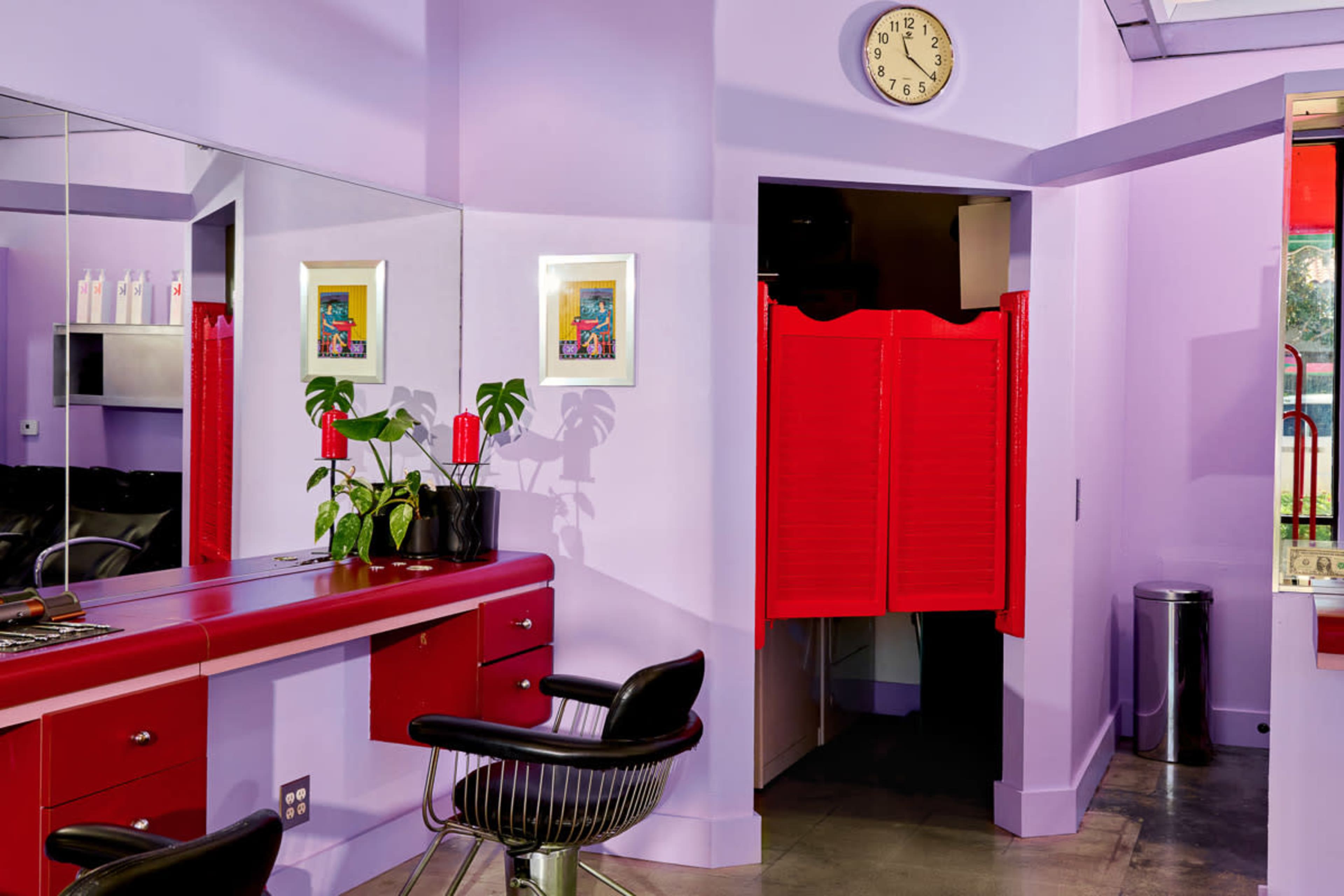 Memphis Modern Hair Salon with Lots of Light Image in Central LA, los angeles, CA
