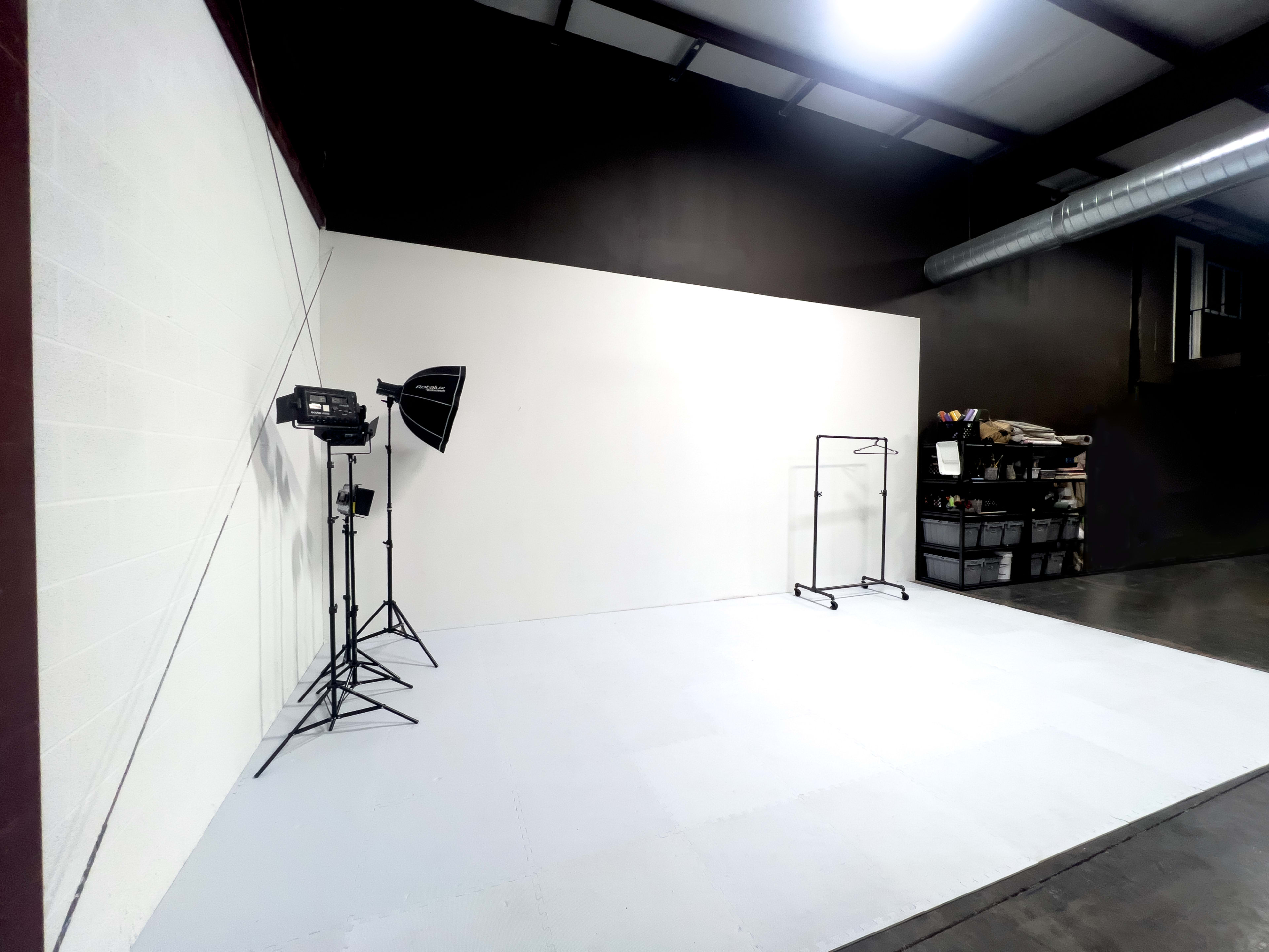 High-End Nashville Photo Studio | Private Warehouse + Contemporary Gallery in Berry Hill Near Music Row Image in South Nashville, Nashville, TN