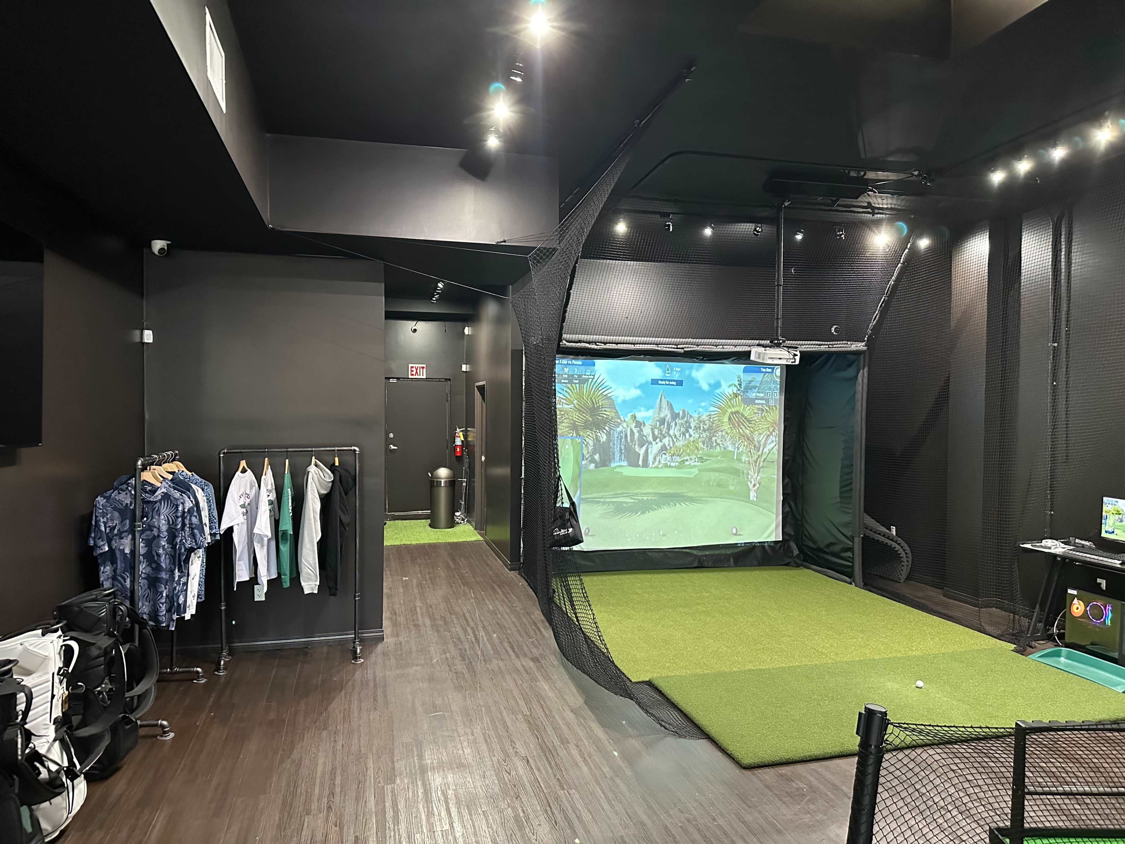 Modern Indoor Golf Studio for private events Image in Pasadena, Pasadena, CA