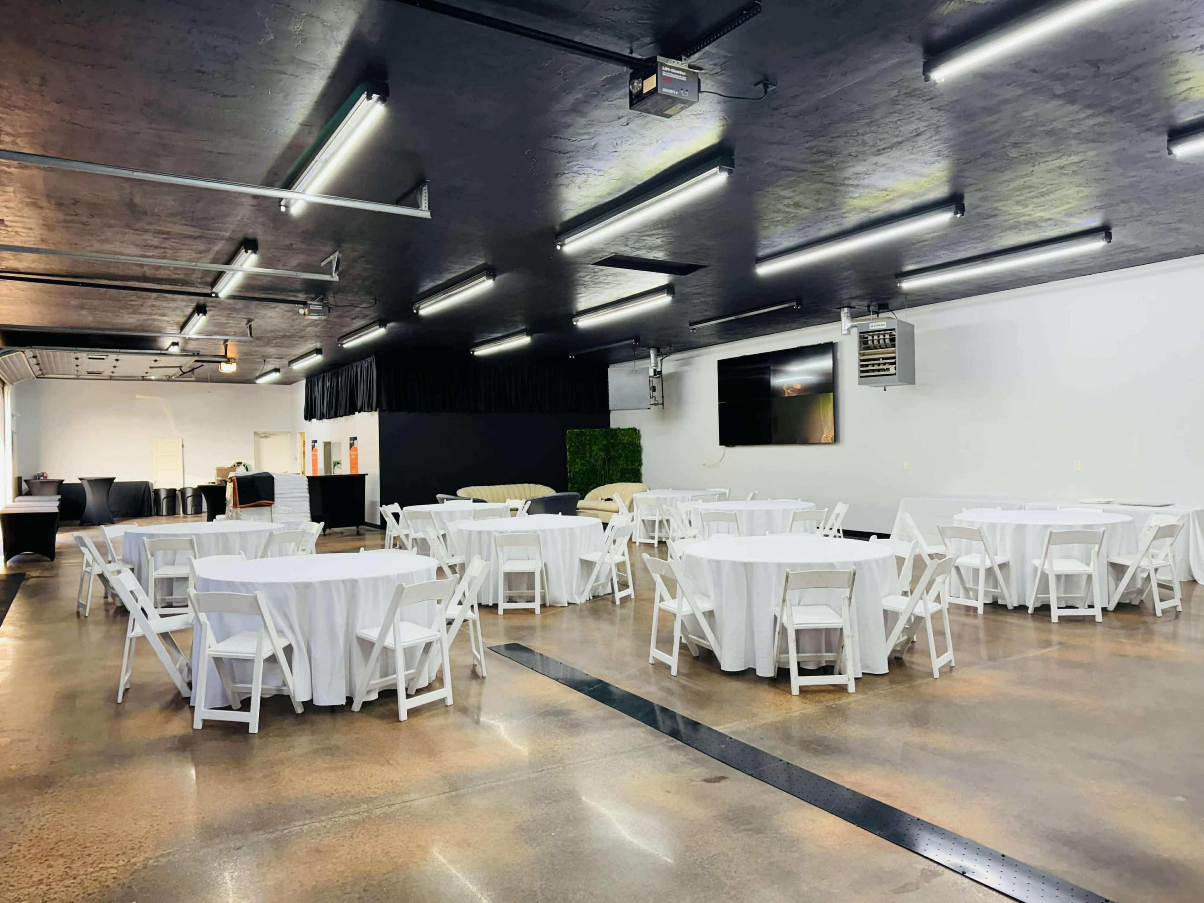 Versatile 3,000 sq. ft. Event Space in Green Bay – Perfect for Celebrations & Corporate Gatherings Image in Howard, Green Bay, WI