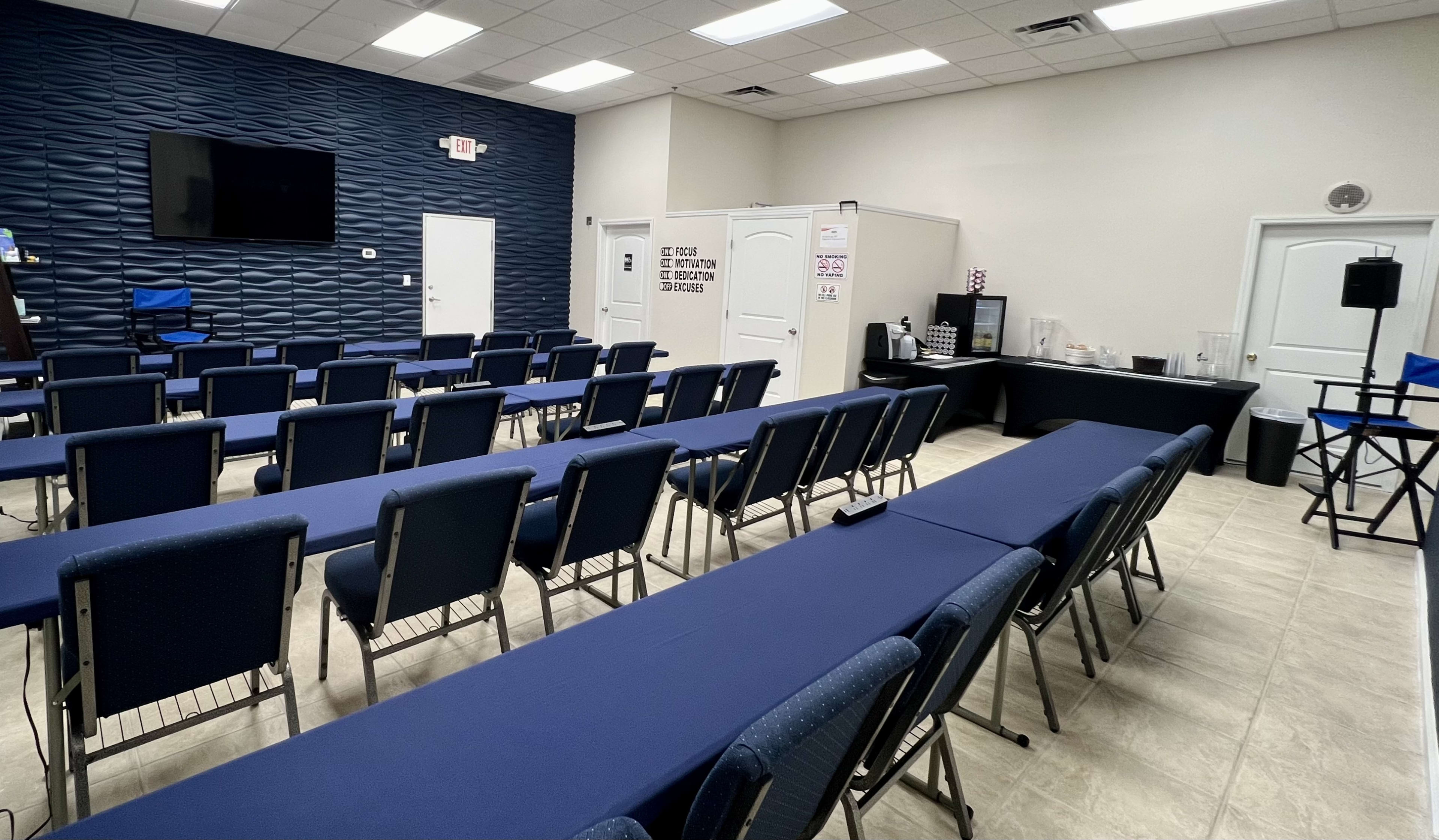 Nice and Roomy Space in an Excellent Location Image in Florida Center, ORLANDO, FL