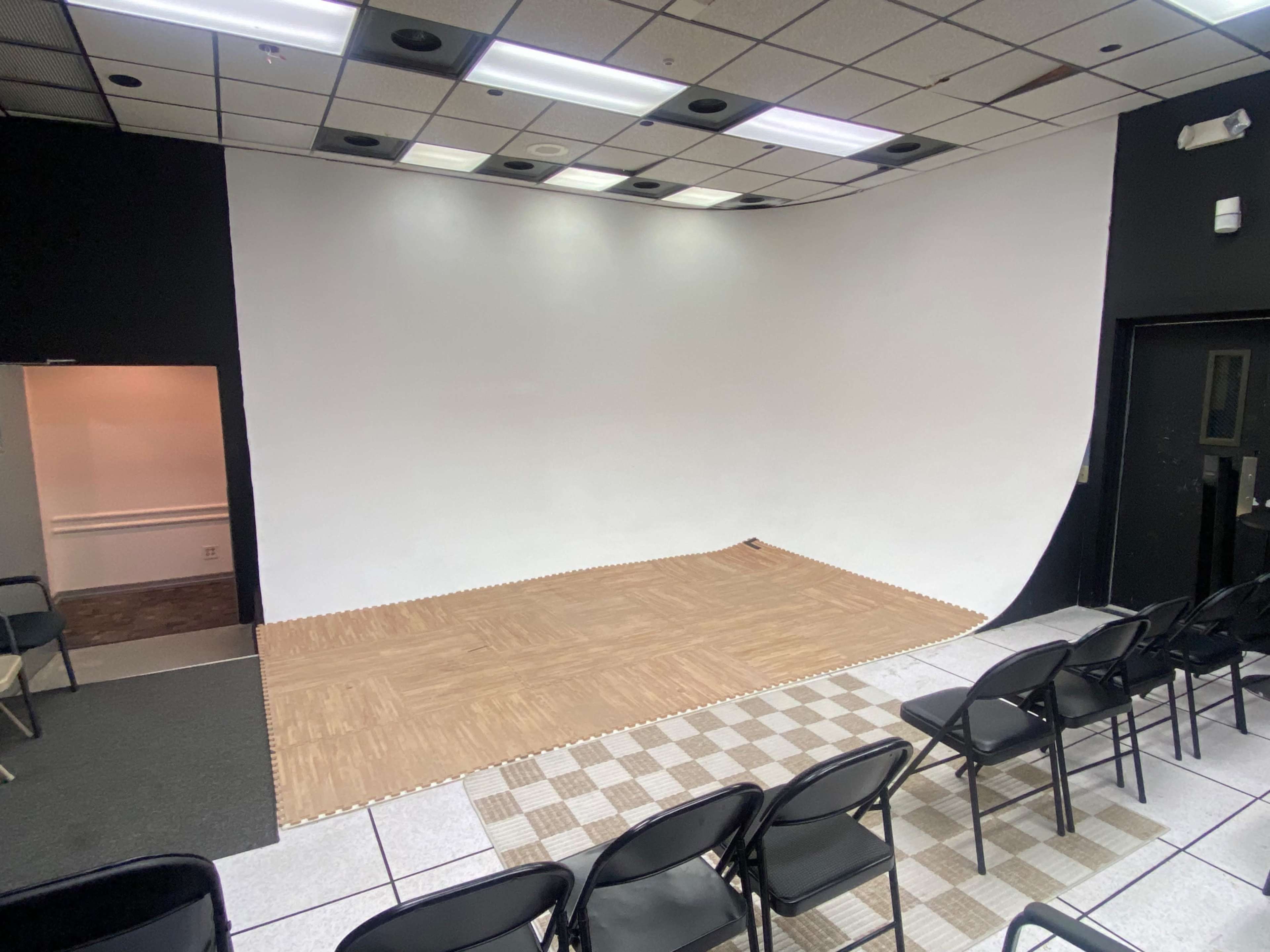 2 Wall Cyclorama and Photo / Video Studio Image in Northwest Side, San Antonio, TX