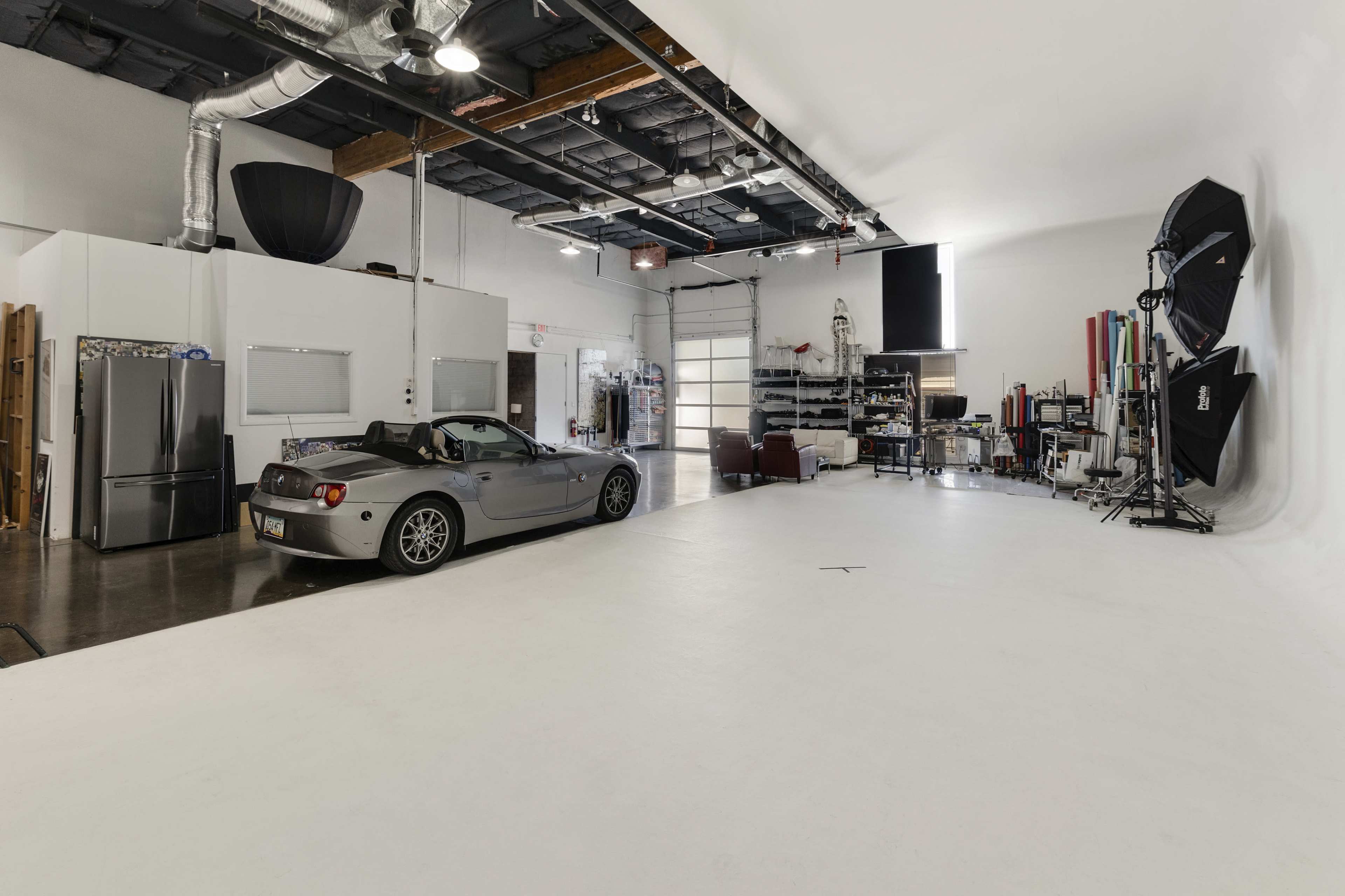 Versatile Cyc Studio near Skyharbor - Perfect for Any Size Production or Event Image in Encanto Village, Phoenix, AZ