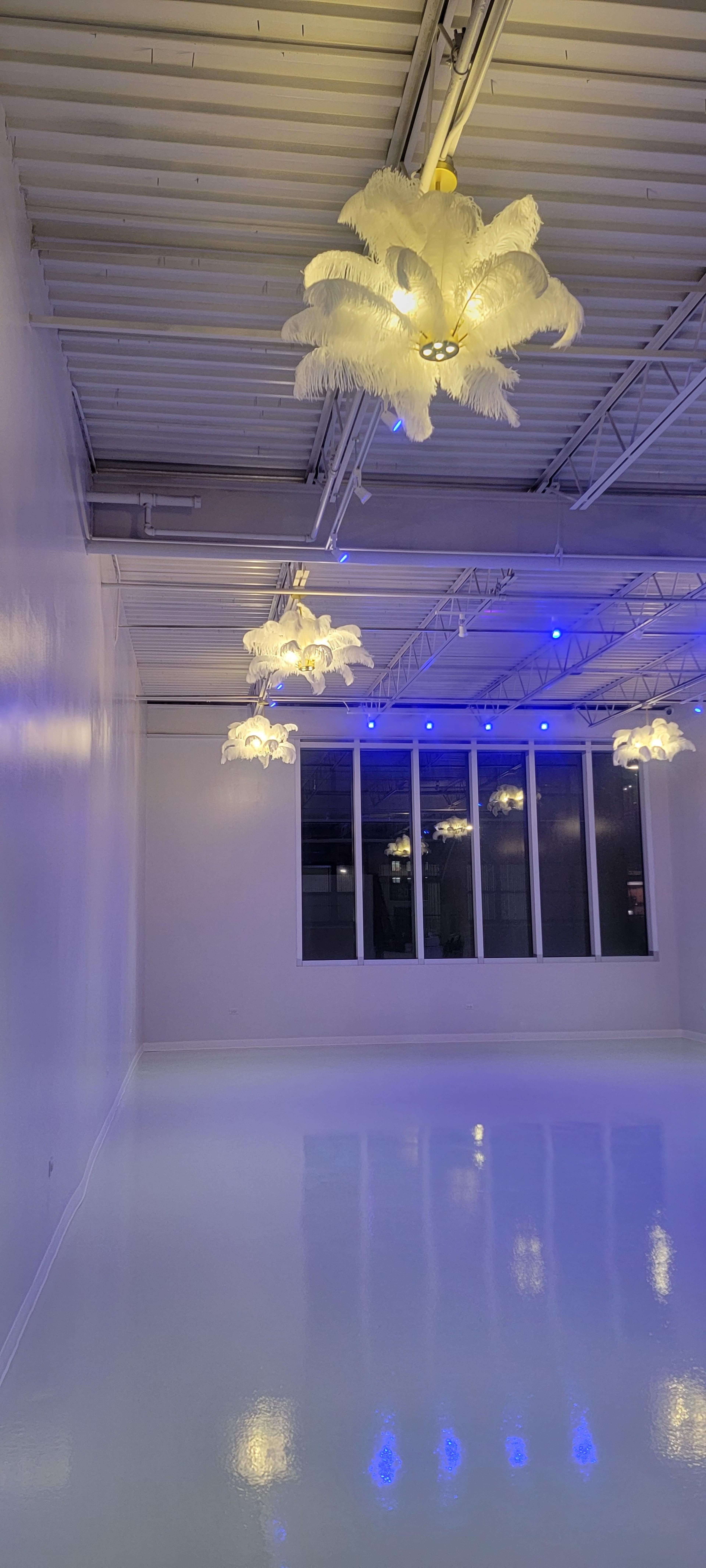 BLANKKANVAS LUXURY BOUTIQUE SPACE: A beautiful open concept space with a skyline view Image in South Side, Chicago, IL