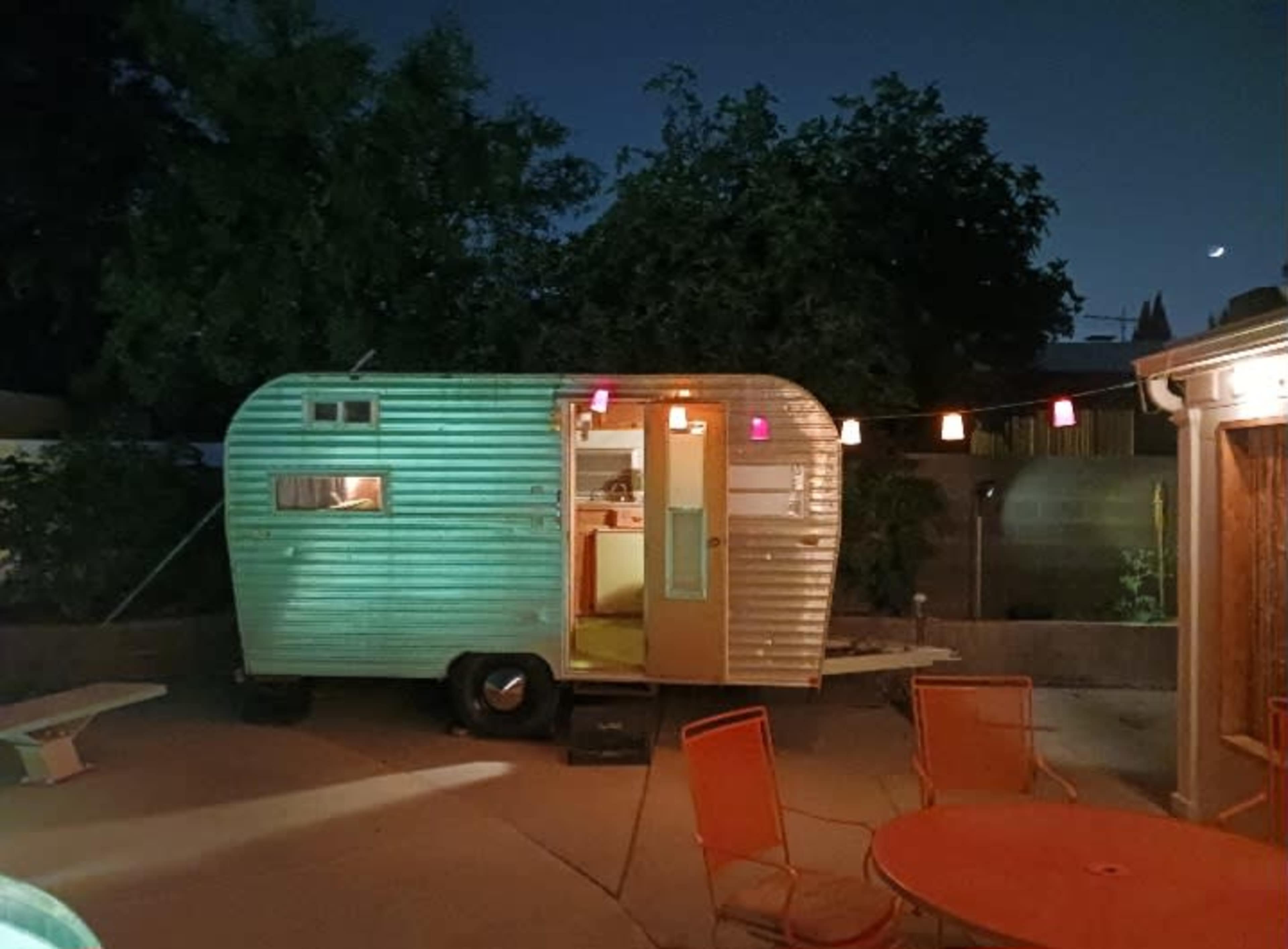vintage home & tiki bar with pool Image in Paradise, Las Vegas, NV
