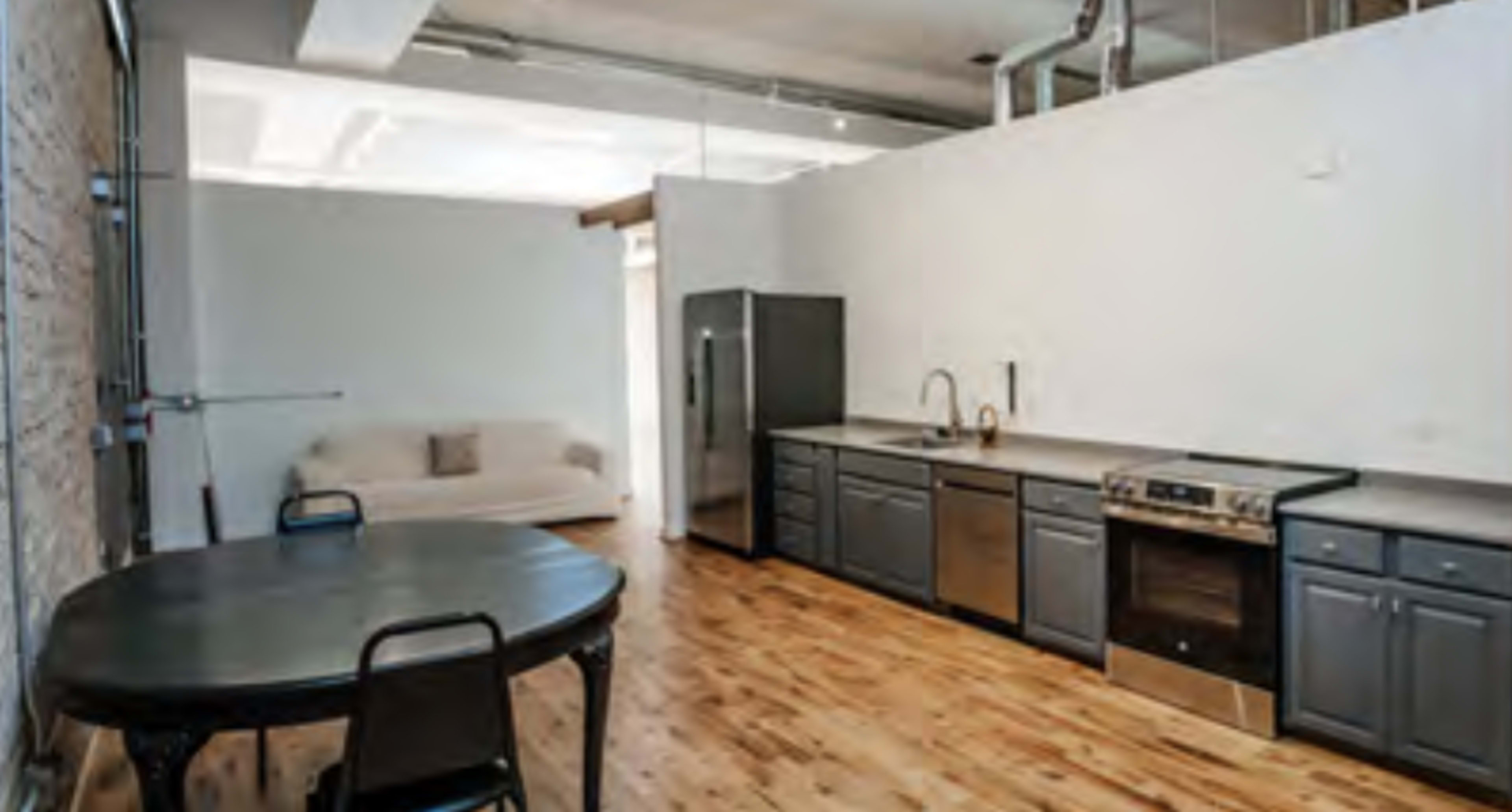 Logan Square photo studio with an open floor plan Image in West Town, Chicago, IL
