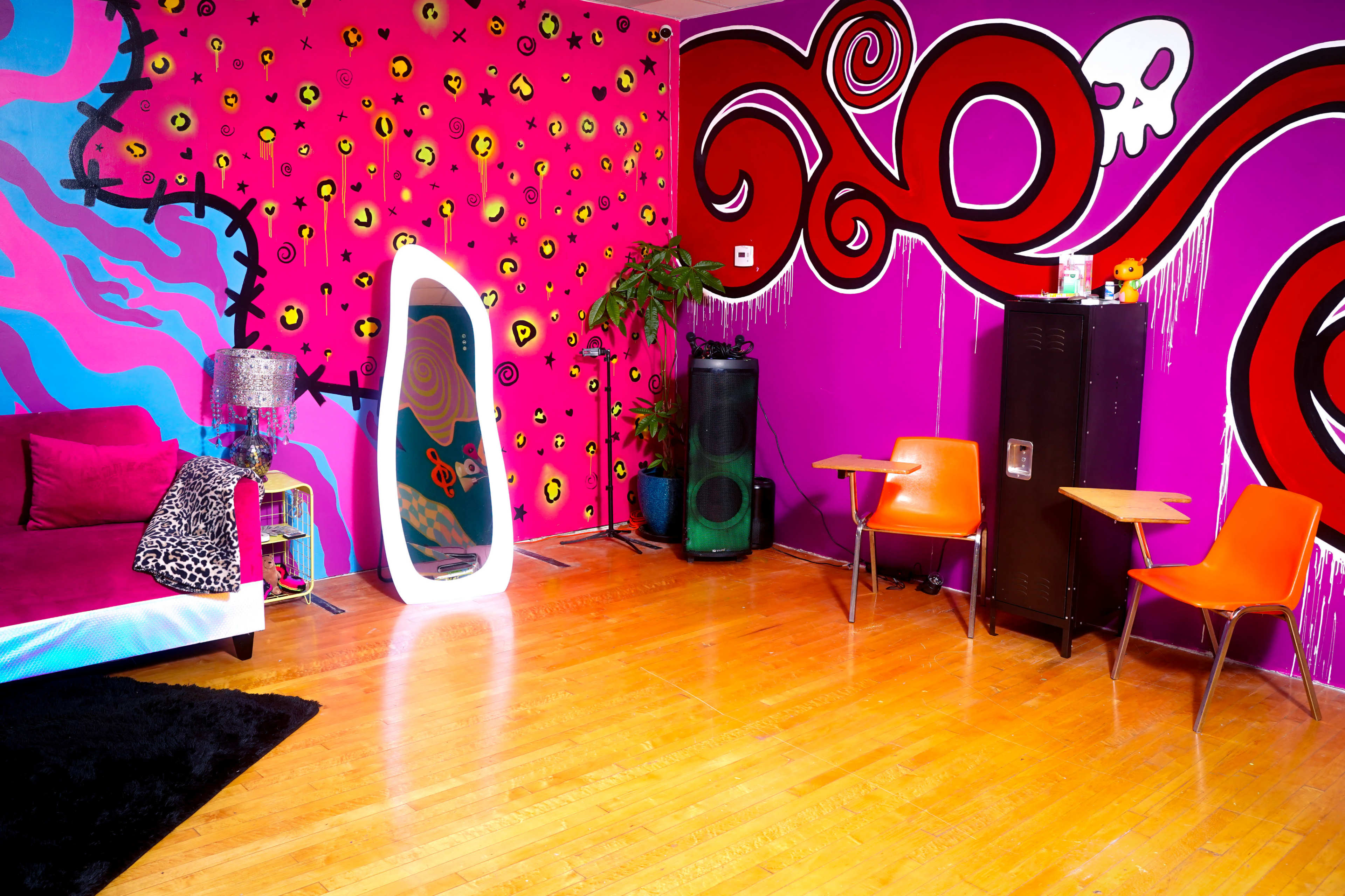 Colorful super awesome cool room with murals and games!! :D Image in Inglewood, inglewood, CA