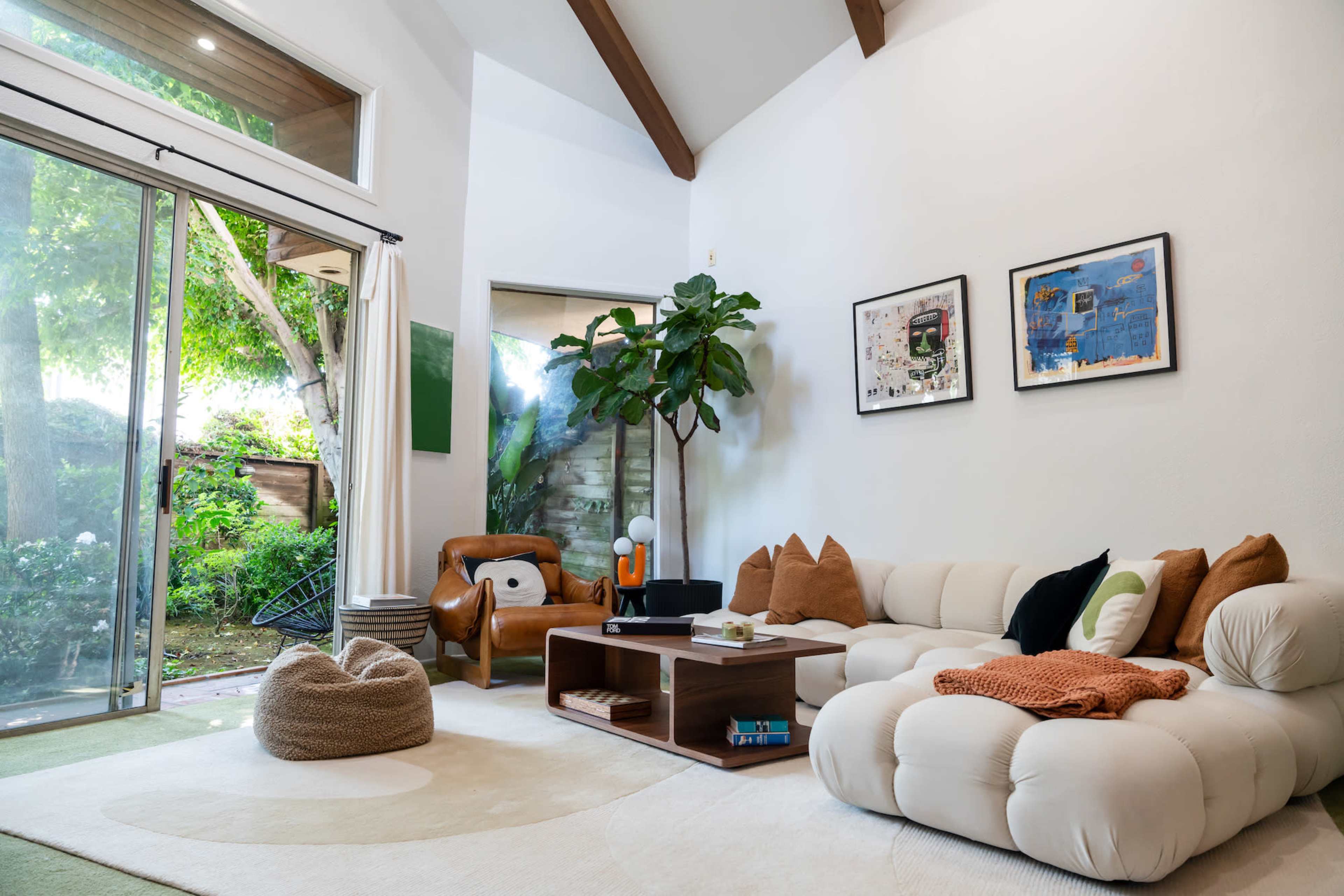 Designer mid-century house in central location Image in Central LA, los angeles, CA
