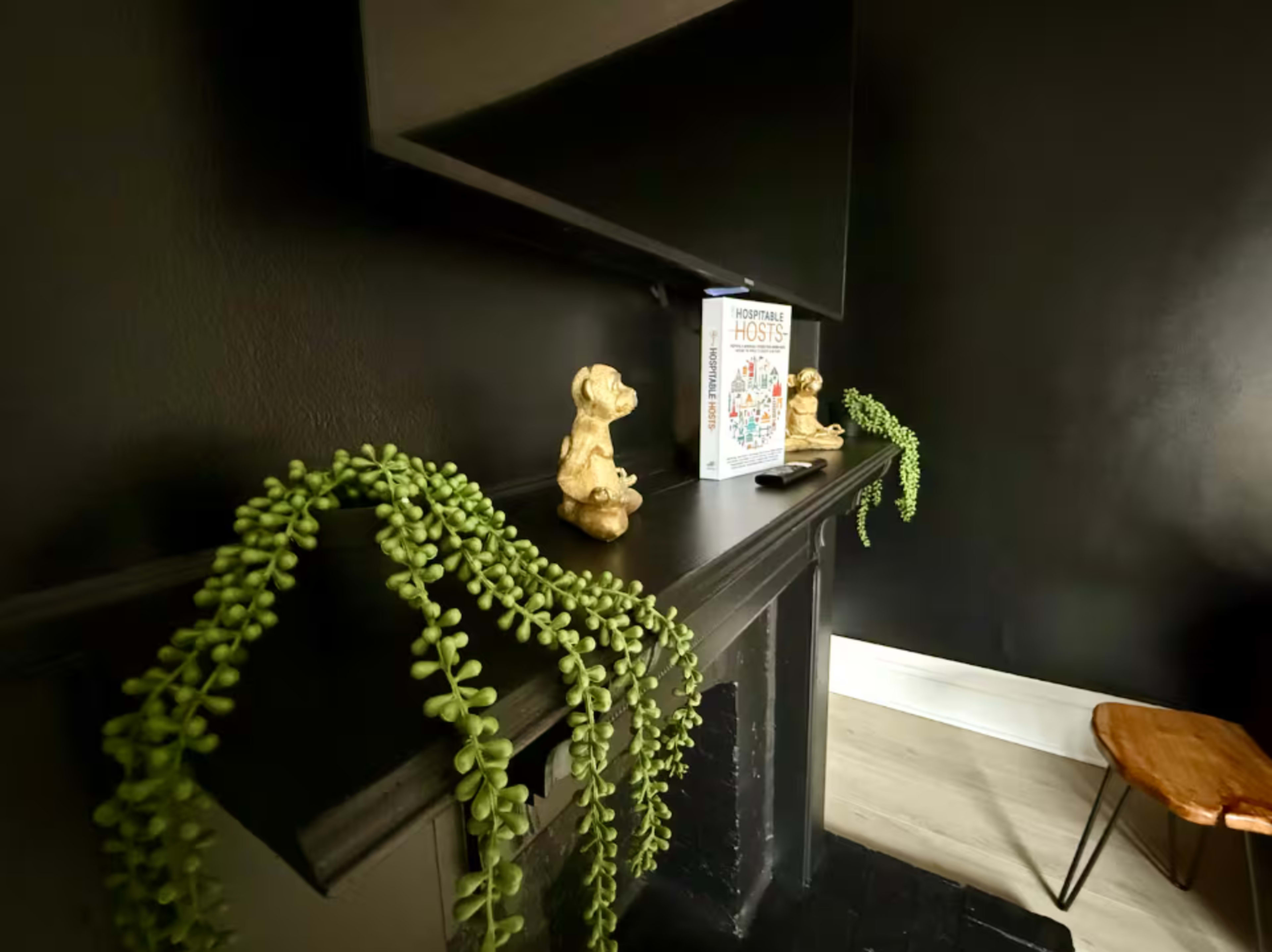 Casa Dream🌿🐯 Convention - King Bed - Short North - Free Parking Image in Victorian Village, Columbus, OH