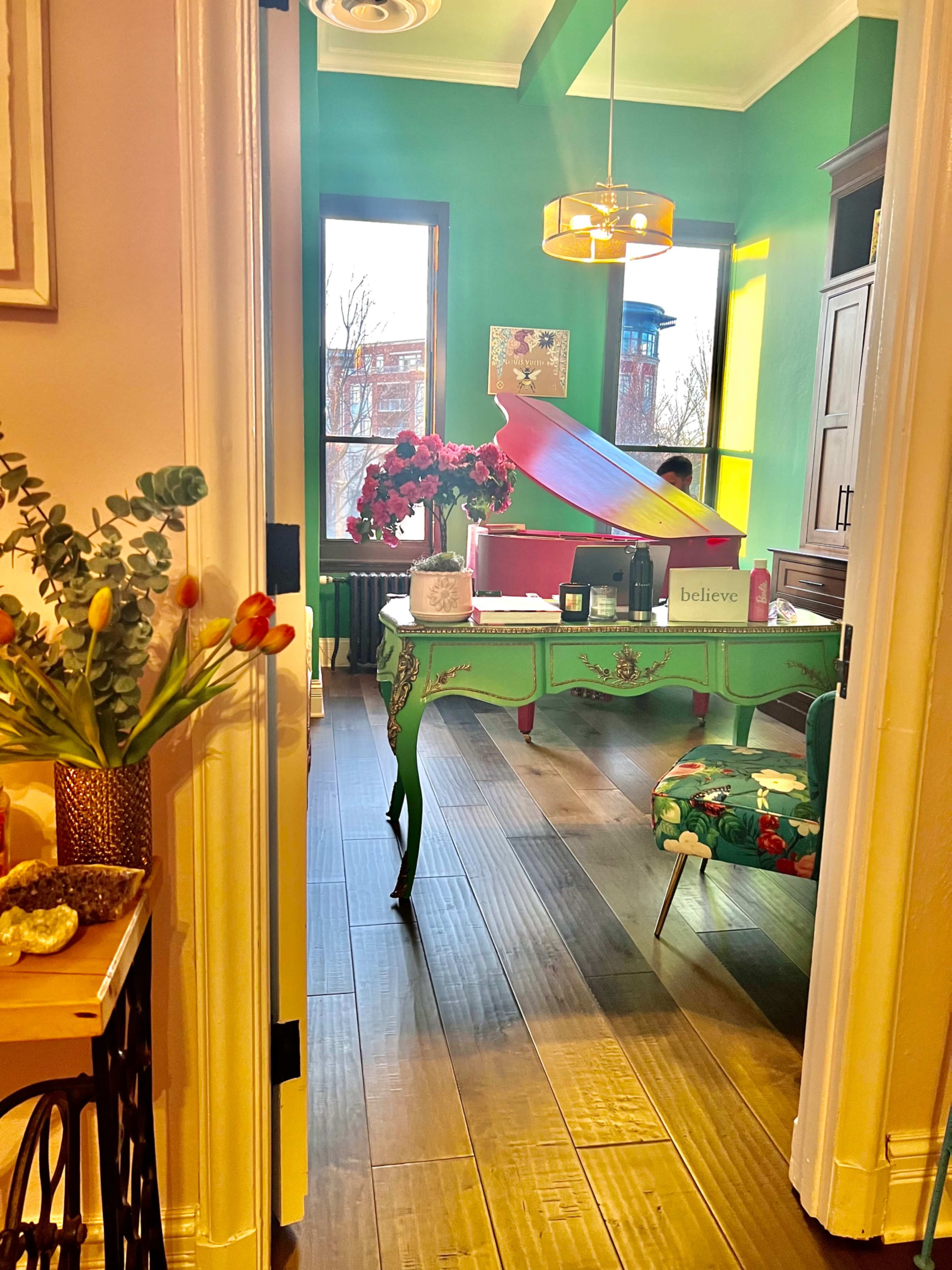 Beautiful second floor studio with sunlight in historic building Image in Maine Township, Park Ridge, IL