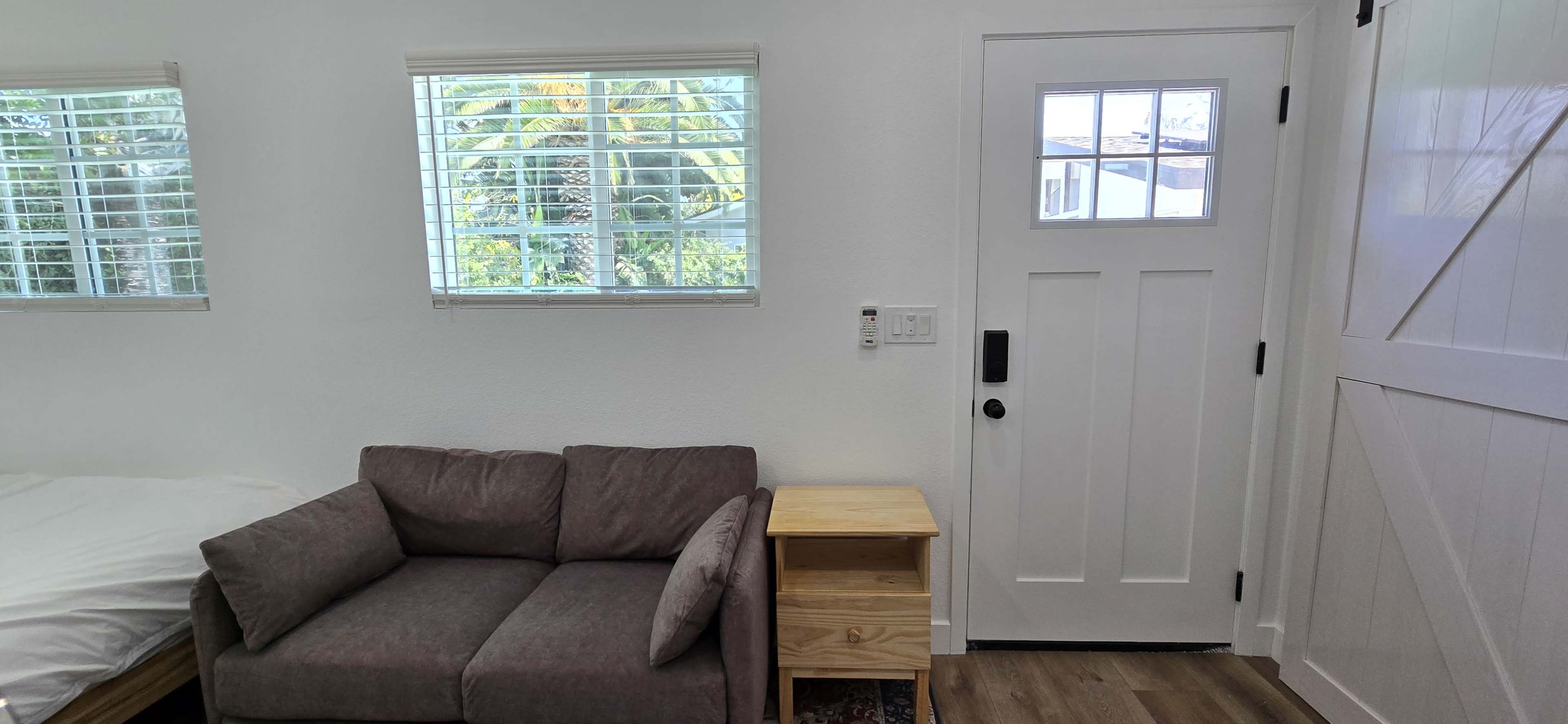 Studio Apartment Pool House Image in Westminster, Westminster, CA