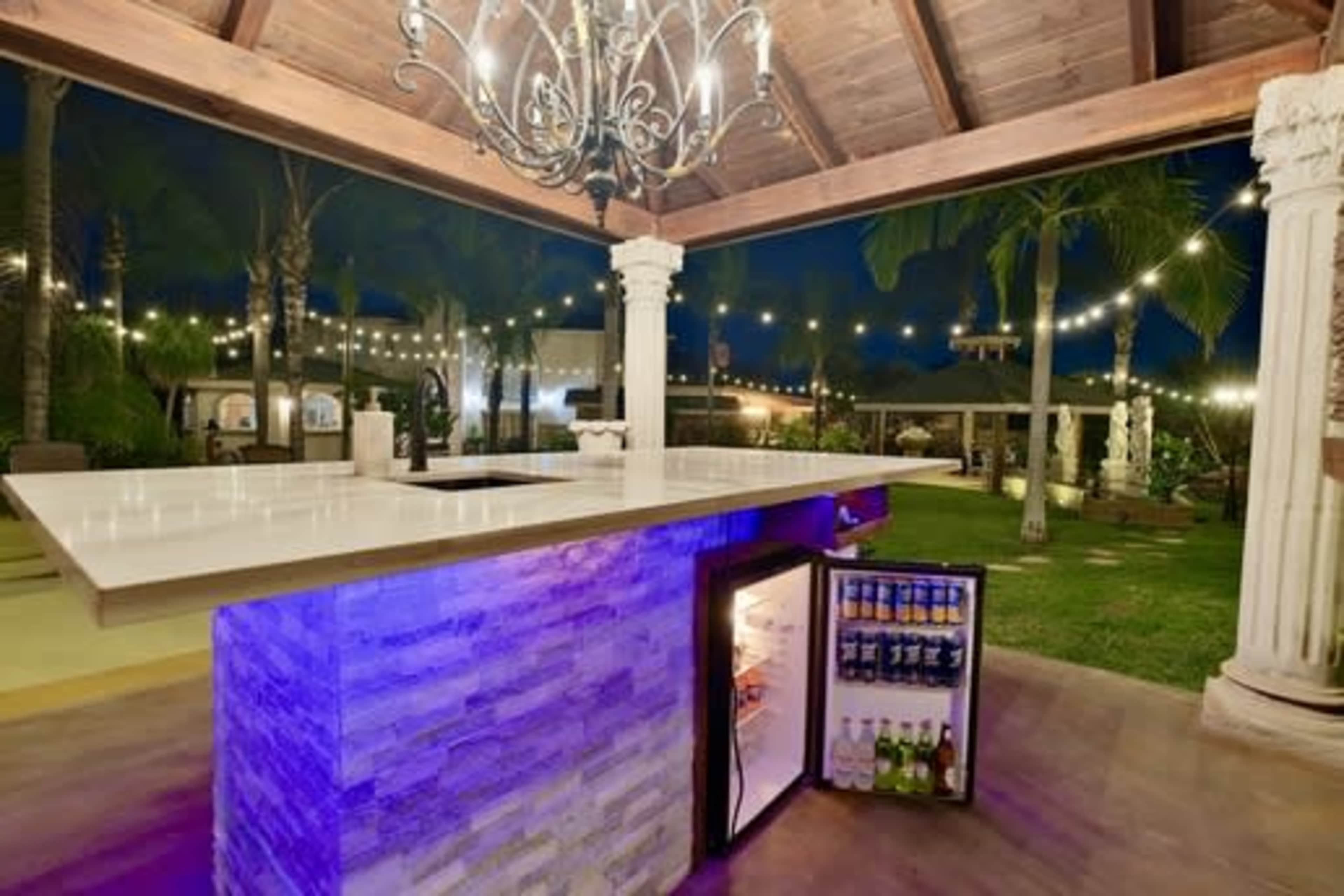 Backyard Venue Overlooking Mansion Image in South Montebello, Downey, CA