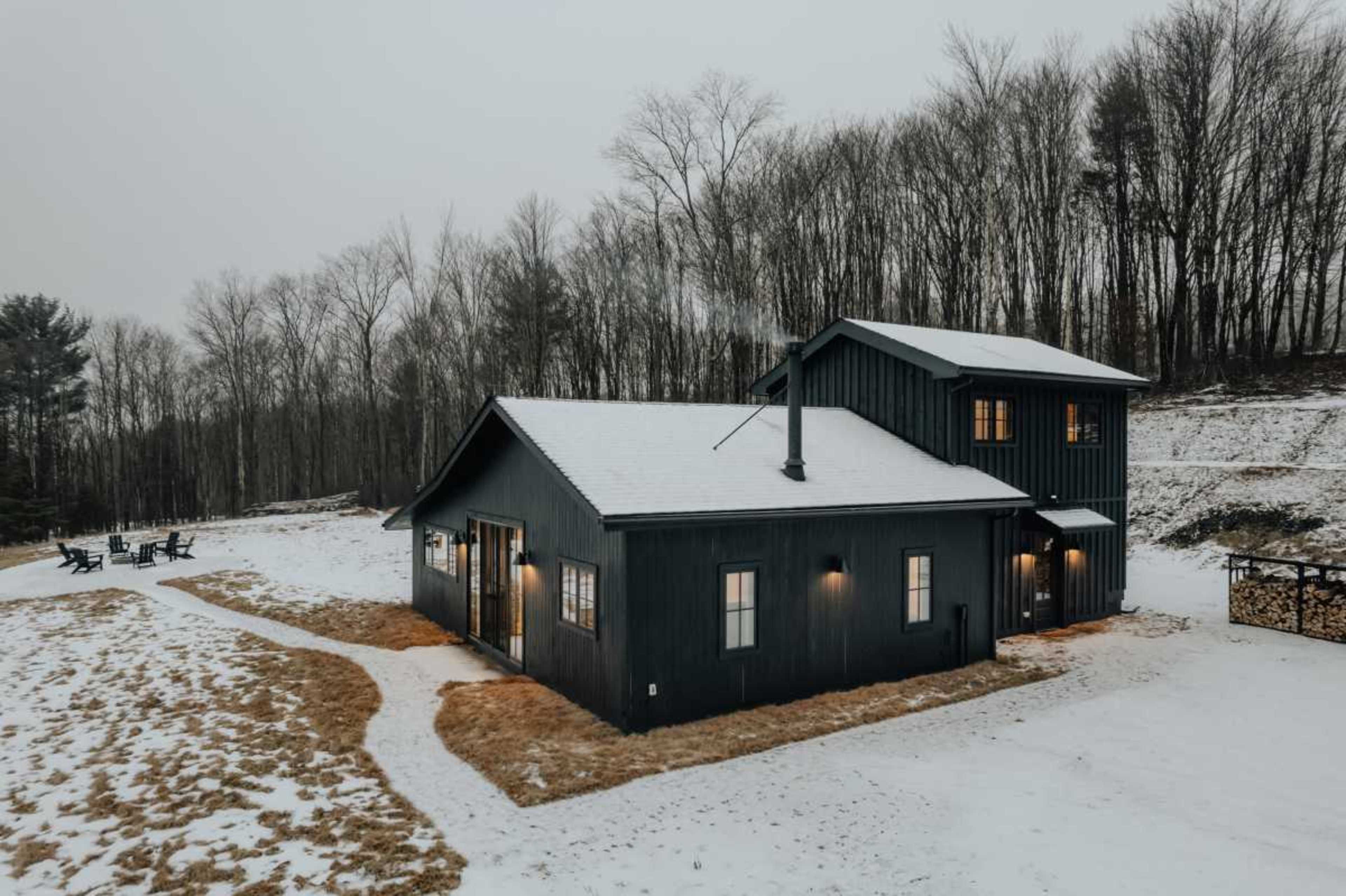 Modern Cabin in the woods with stunnings views and open space, 14 acres Image in Callicoon, Jeffersonville, NY