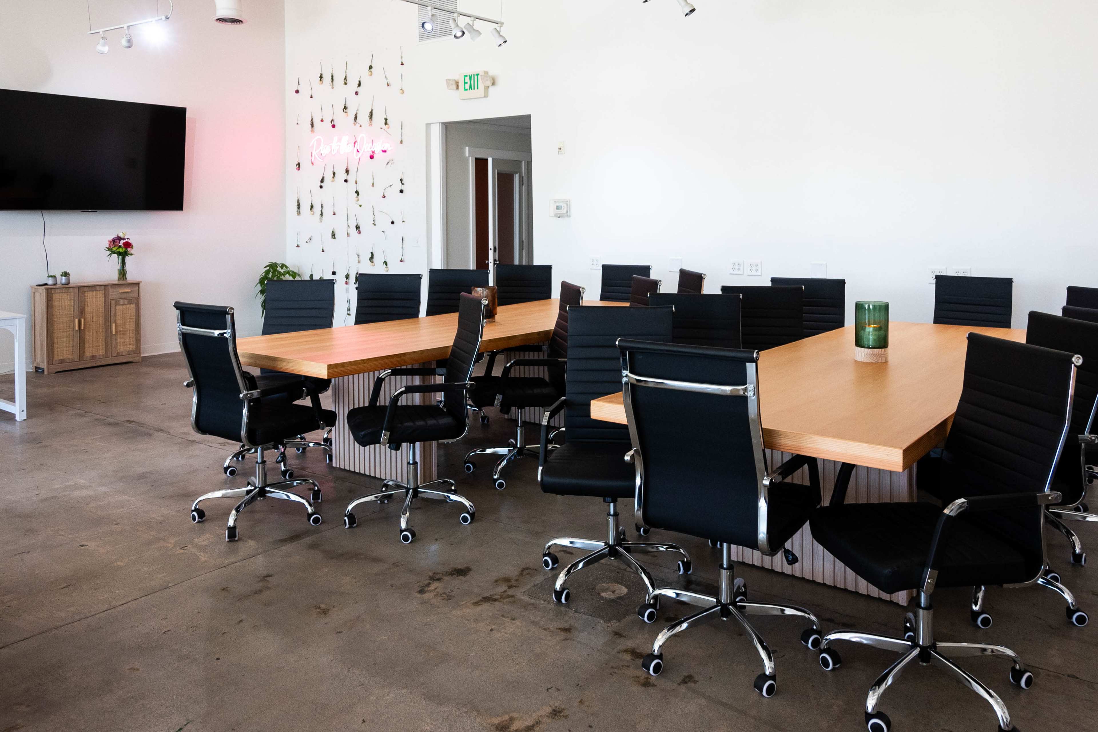 Airy Downtown Industrial Space with Floor to Ceiling Windows Image in Downtown, Boise, ID