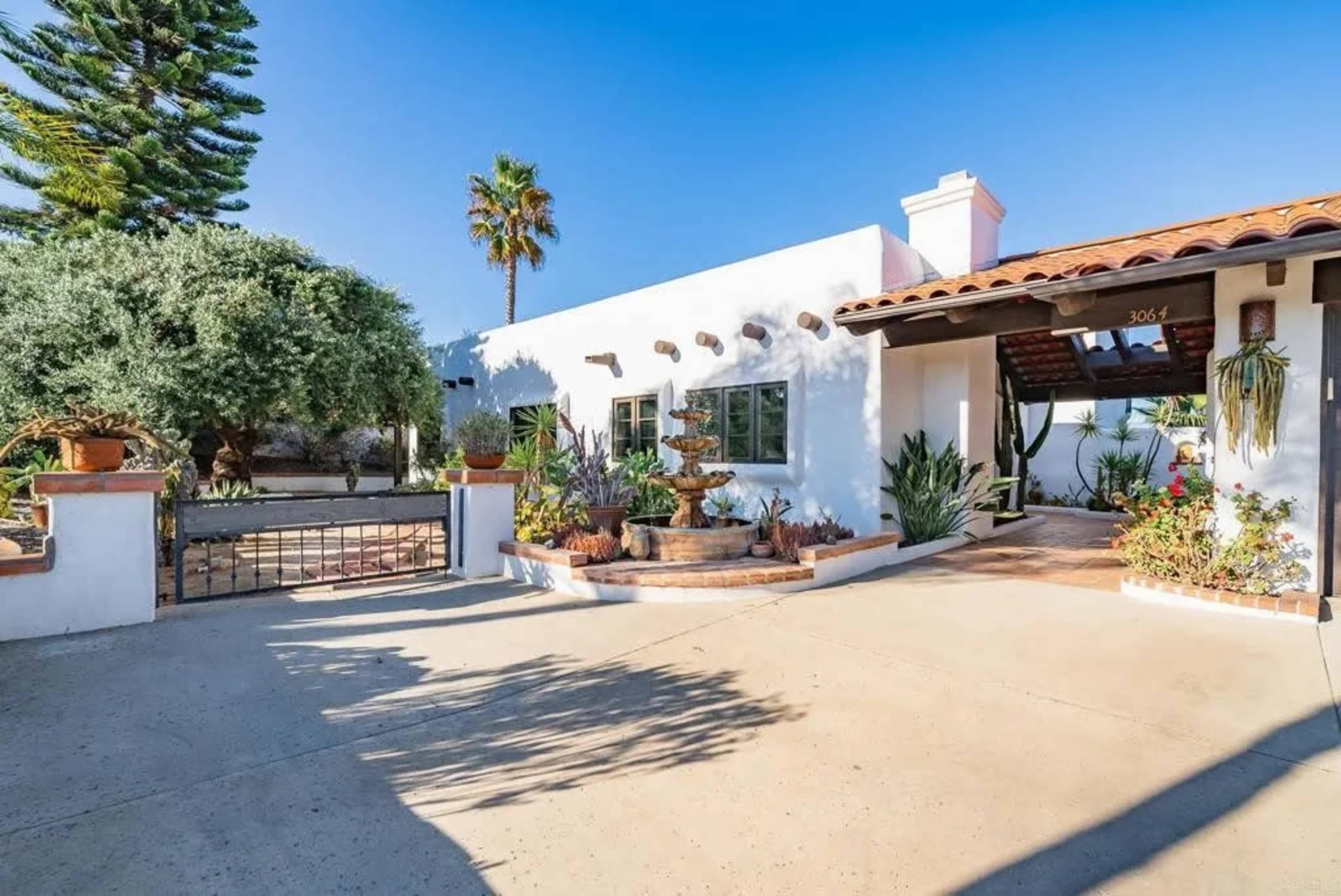 Elegant Fallbrook Villa with Vineyard Views and Pool Overlooking Gird Valley Image in , Fallbrook, CA