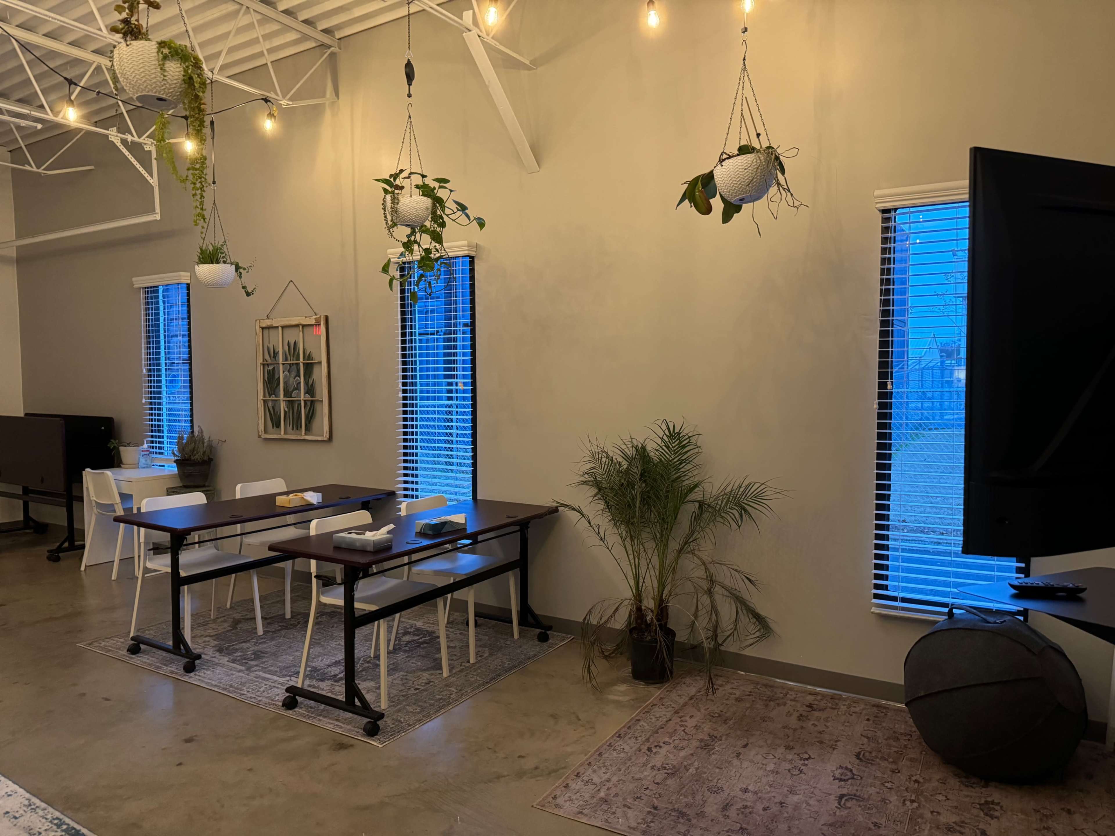 Intimate, Sun-filled Warehouse Space Image in Greater Valley Brook, Scottdale, GA