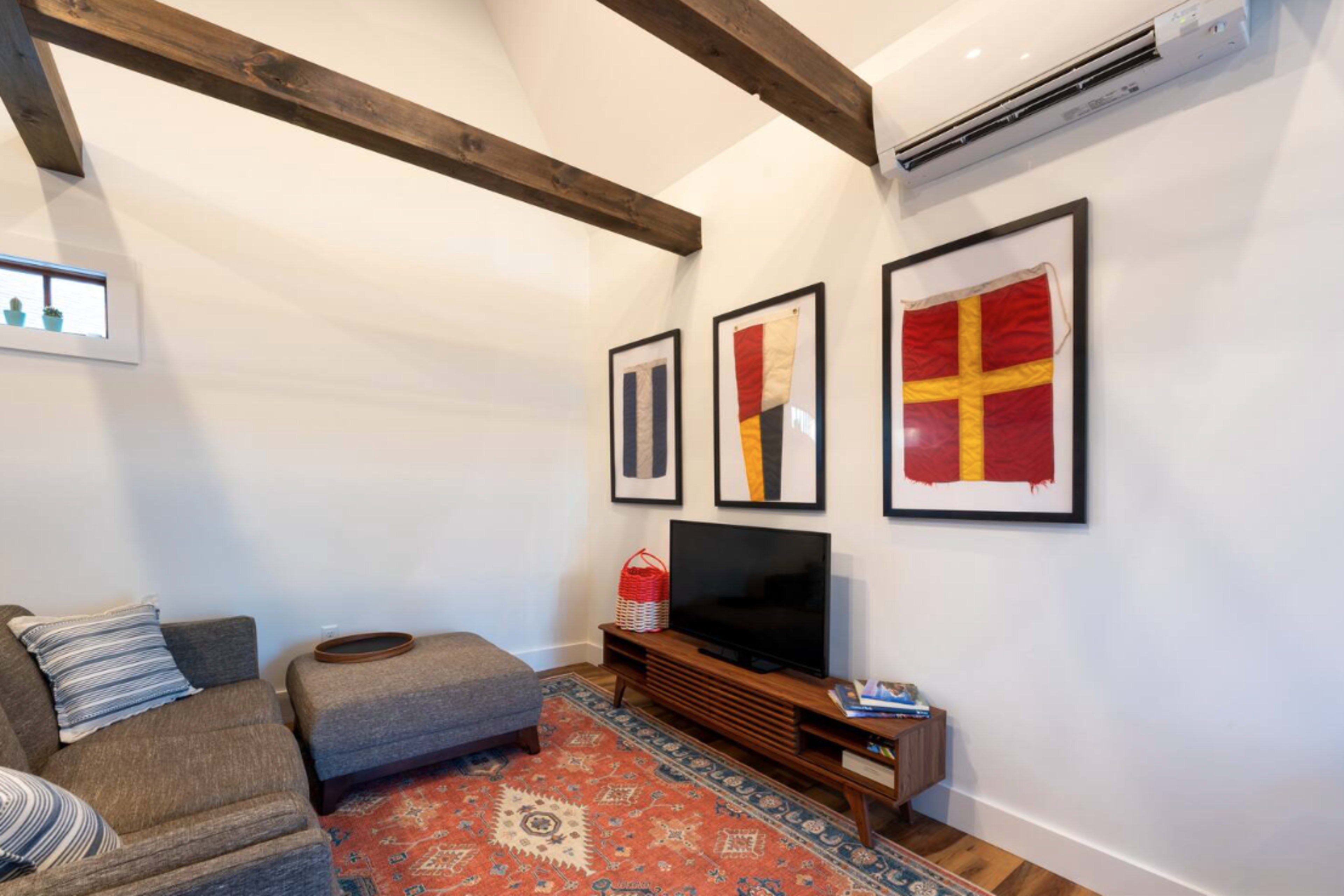 Modern and Charming Small Guesthouse Image in York Harbor, York, ME