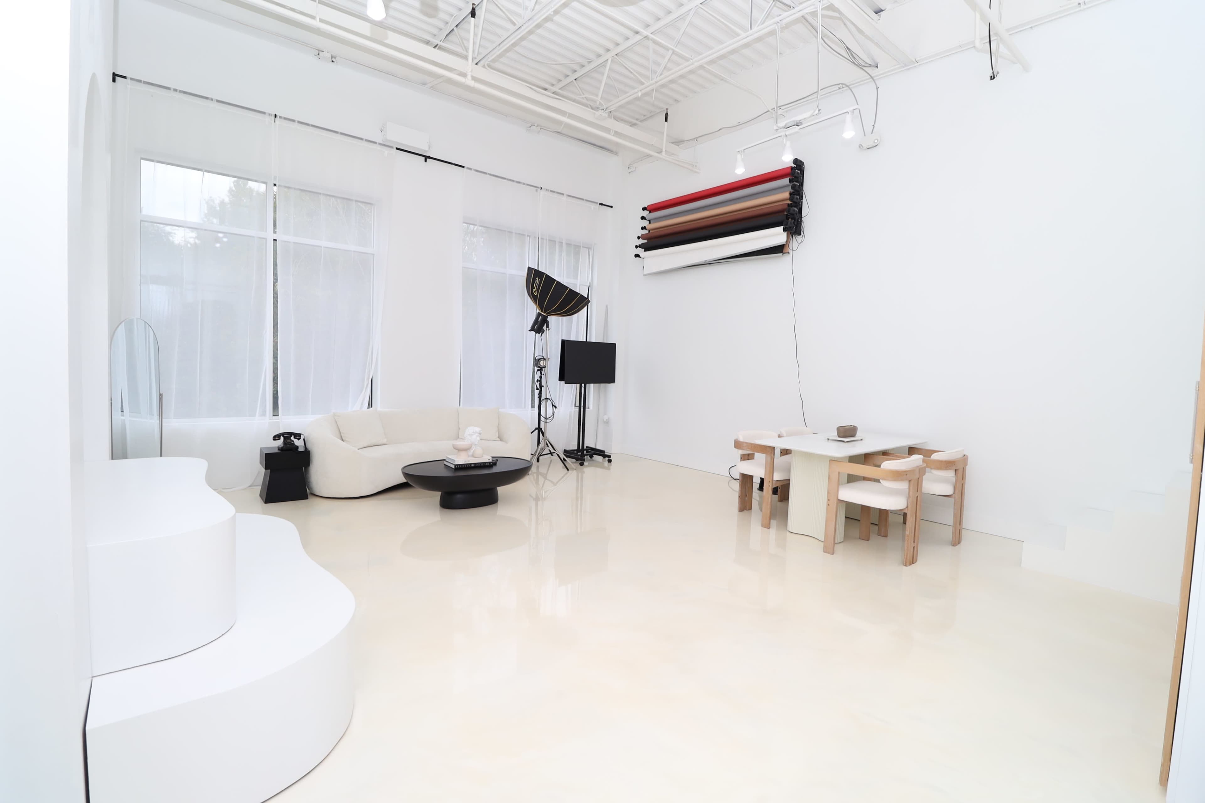 Modern Luxury Natural-Light Photo Studio — Metro Atlanta (Suwanee, Ga) for Photoshoots, Content Creation, Events, Classes Image in Suwanee, Suwanee, GA