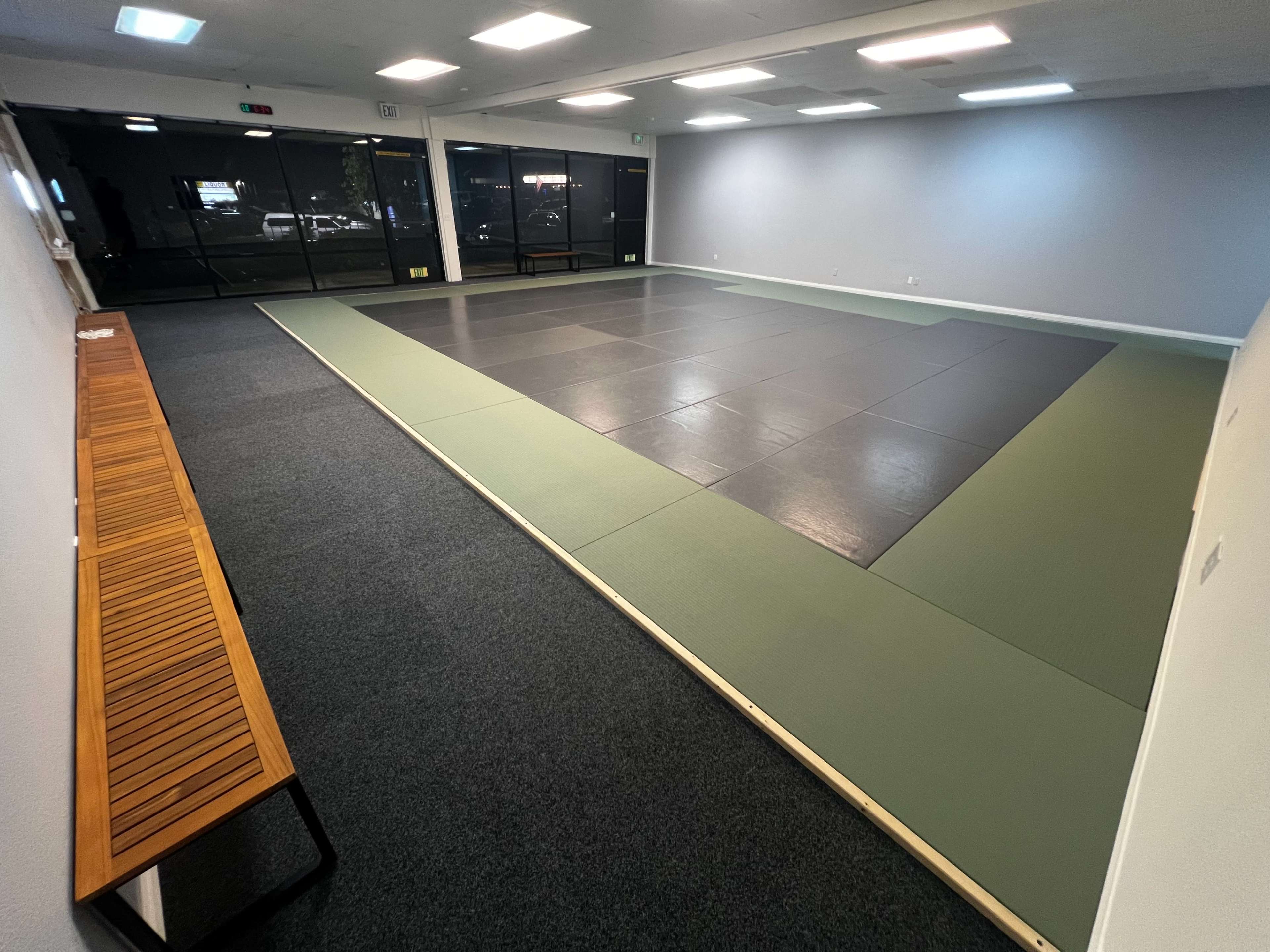 Martial arts gym with large mat space. Image in Saugus, Santa Clarita, CA