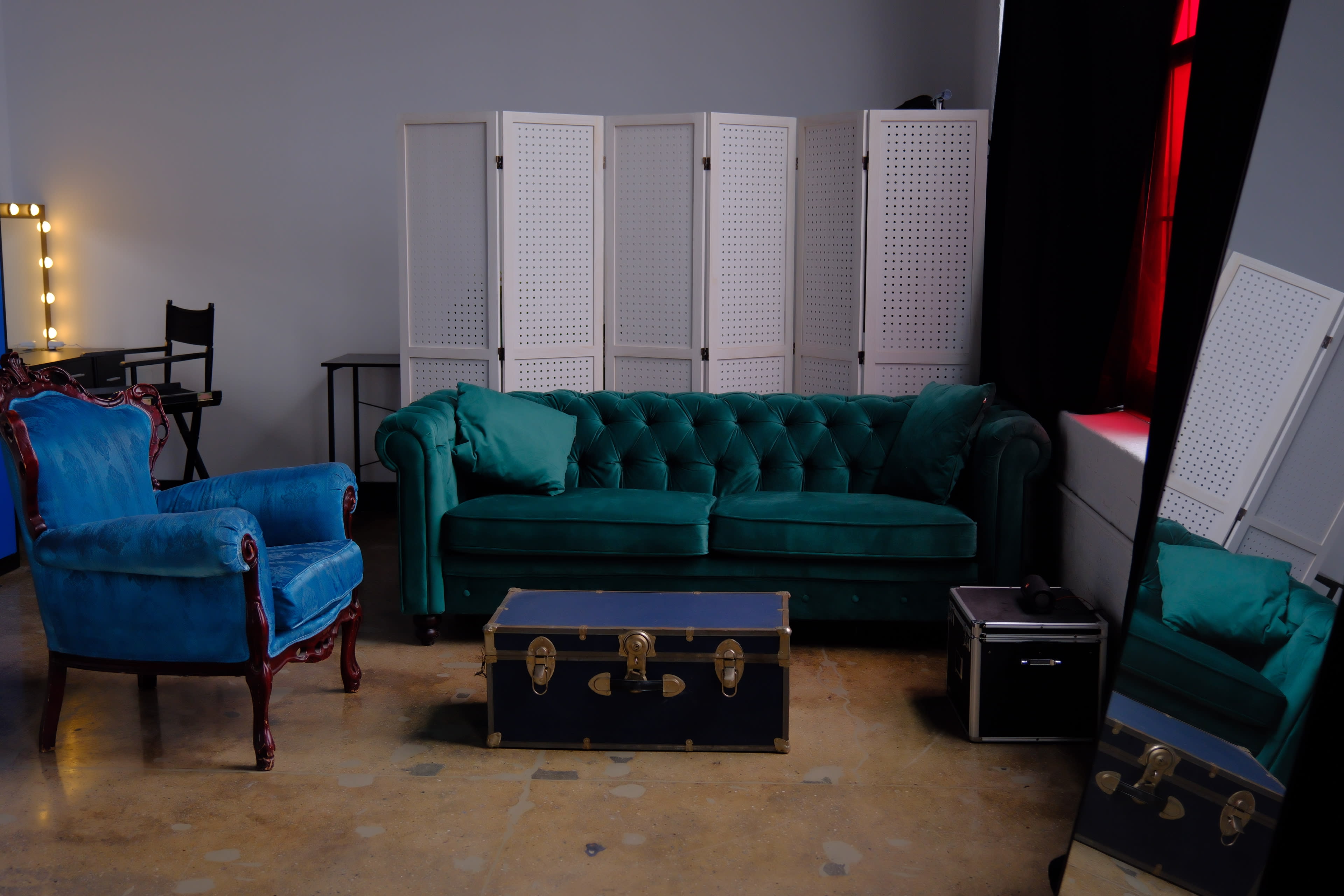 Daylight Studio with Movable Cyclorama and Blackout Option Image in Bushwick, Brooklyn, NY