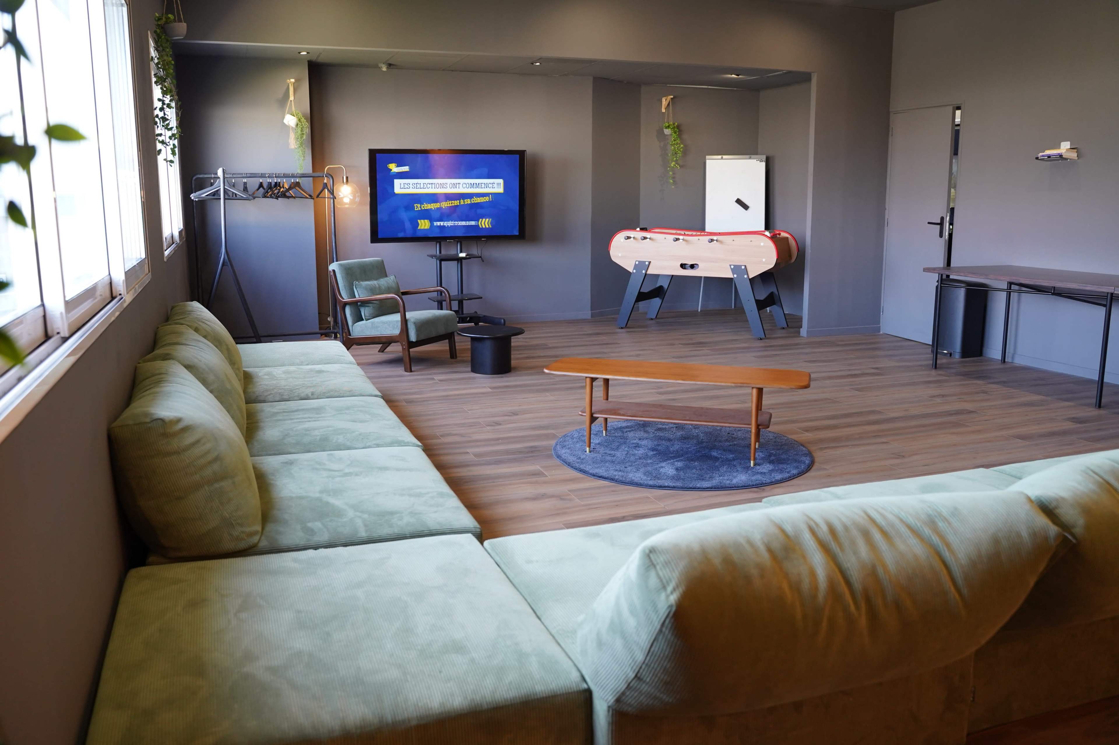 Salle de réunion Image in G, Les pennes mirabeay