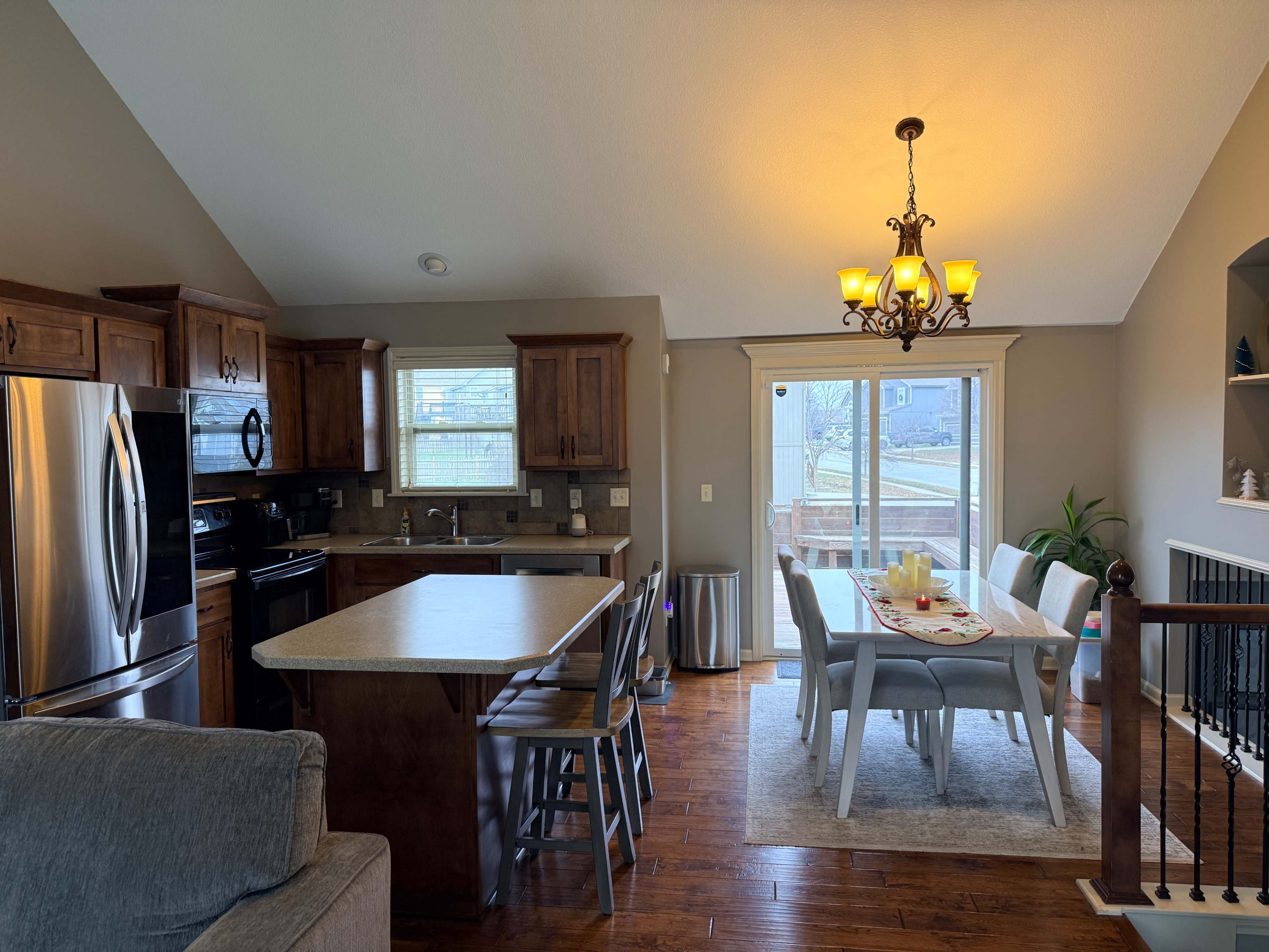 Bright Kansas City Suburban Home with Hosting & Influencer Space Image in Liberty Township, Kansas City, MO